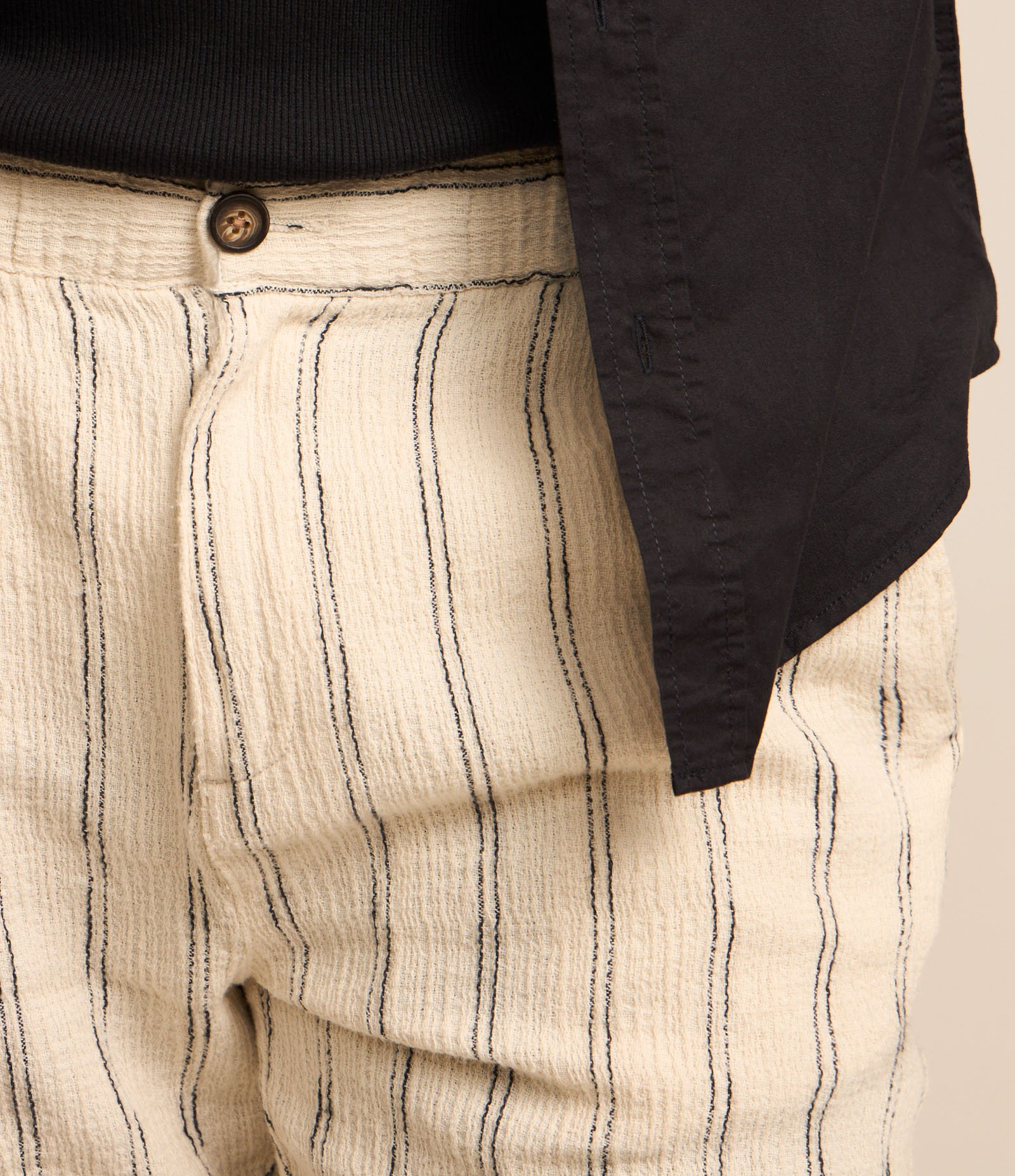 Bermuda em Tela Texturizada com Cordão Interno Off White 4