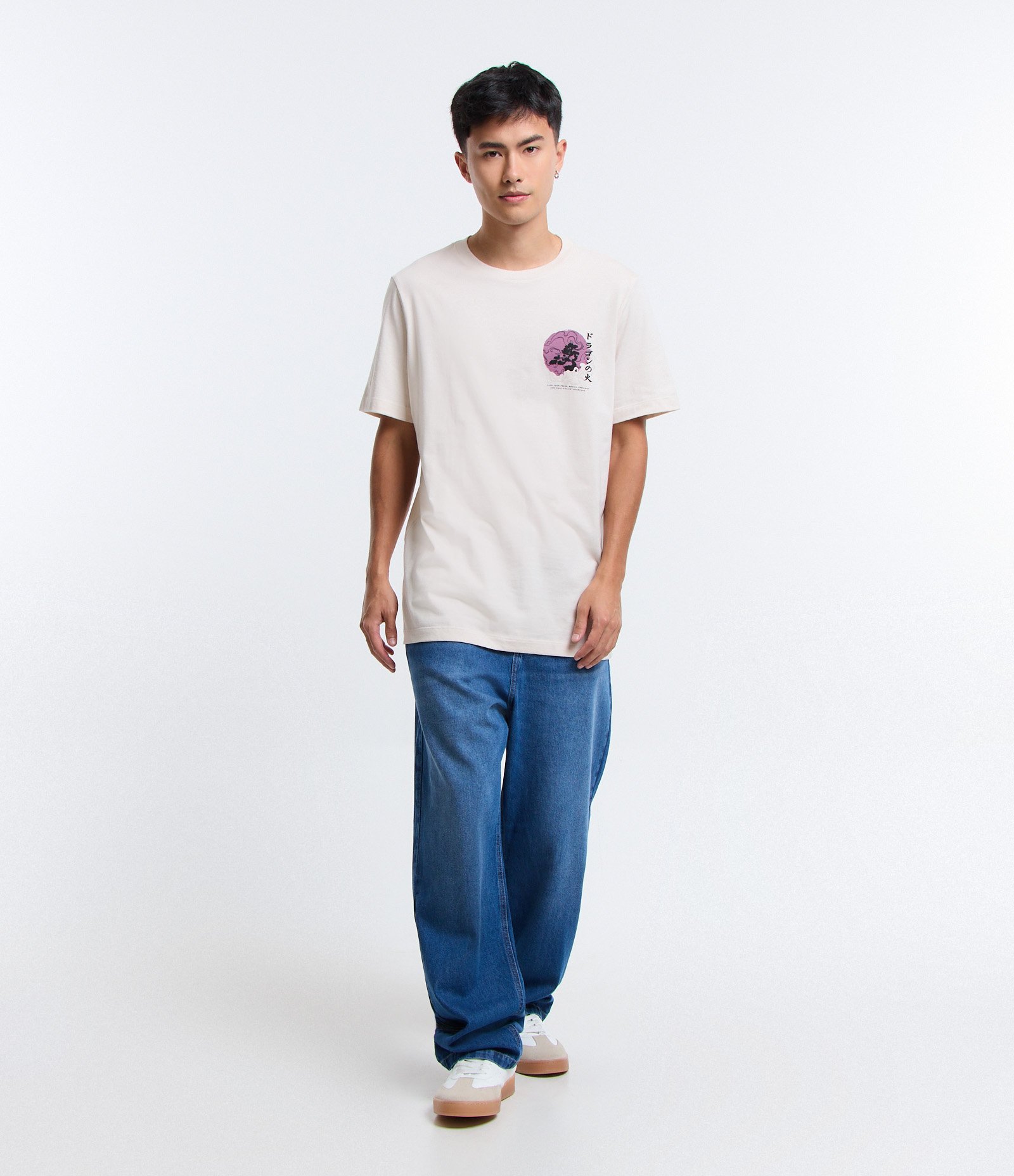 Camiseta Regular em Algodão com Estampa Dragão Take Control Off White 2