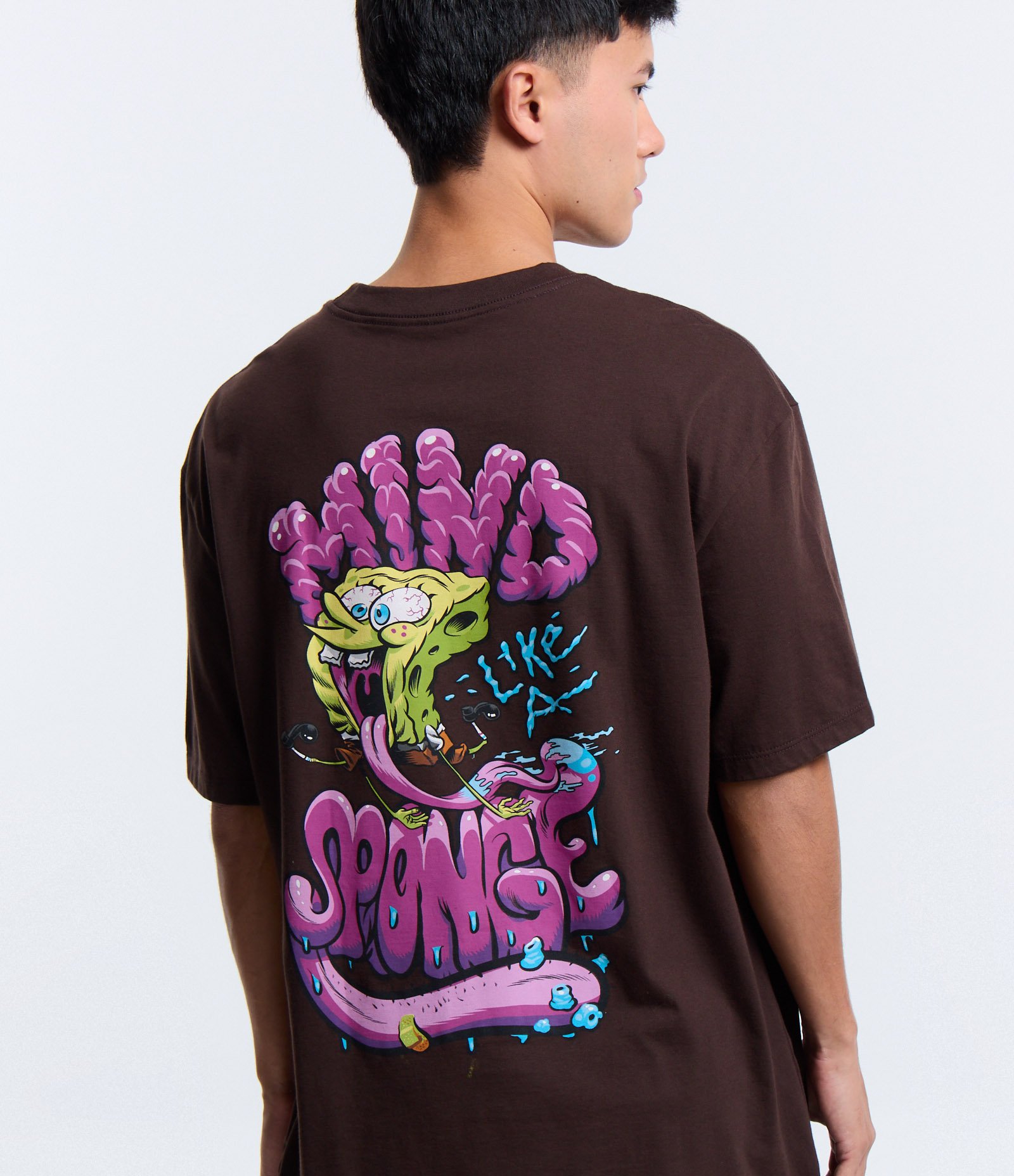 Camiseta Relaxed em Algodão com Estampa Bob Esponja Marrom 5