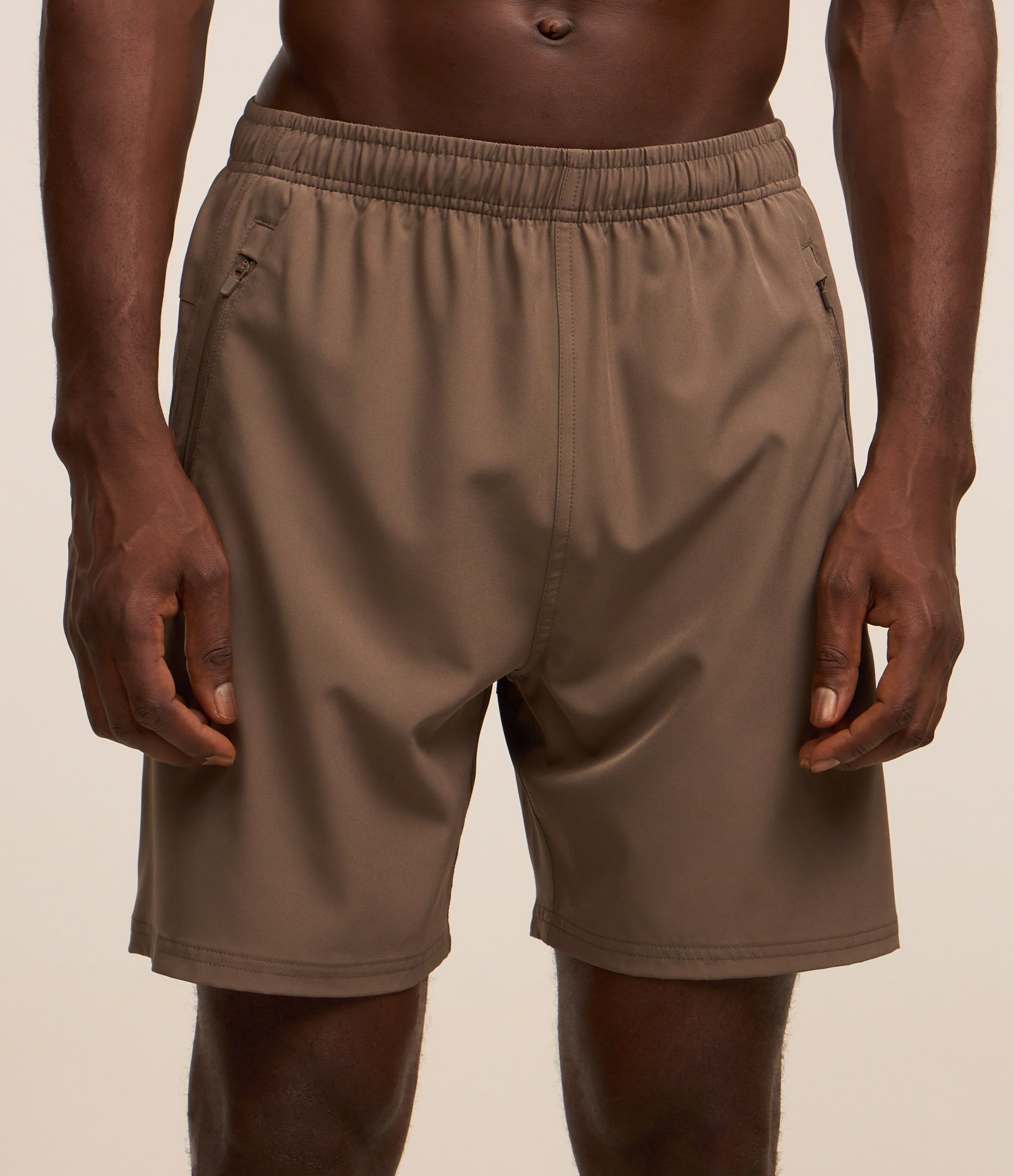 Bermuda Esportiva com Laser Cut e Bolsos com Zíper 2