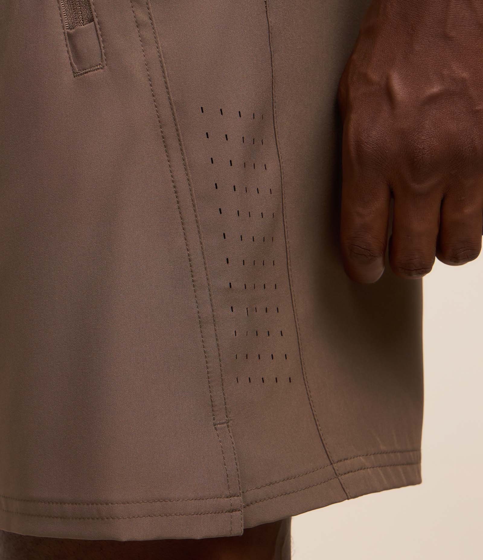 Bermuda Esportiva com Laser Cut e Bolsos com Zíper 3