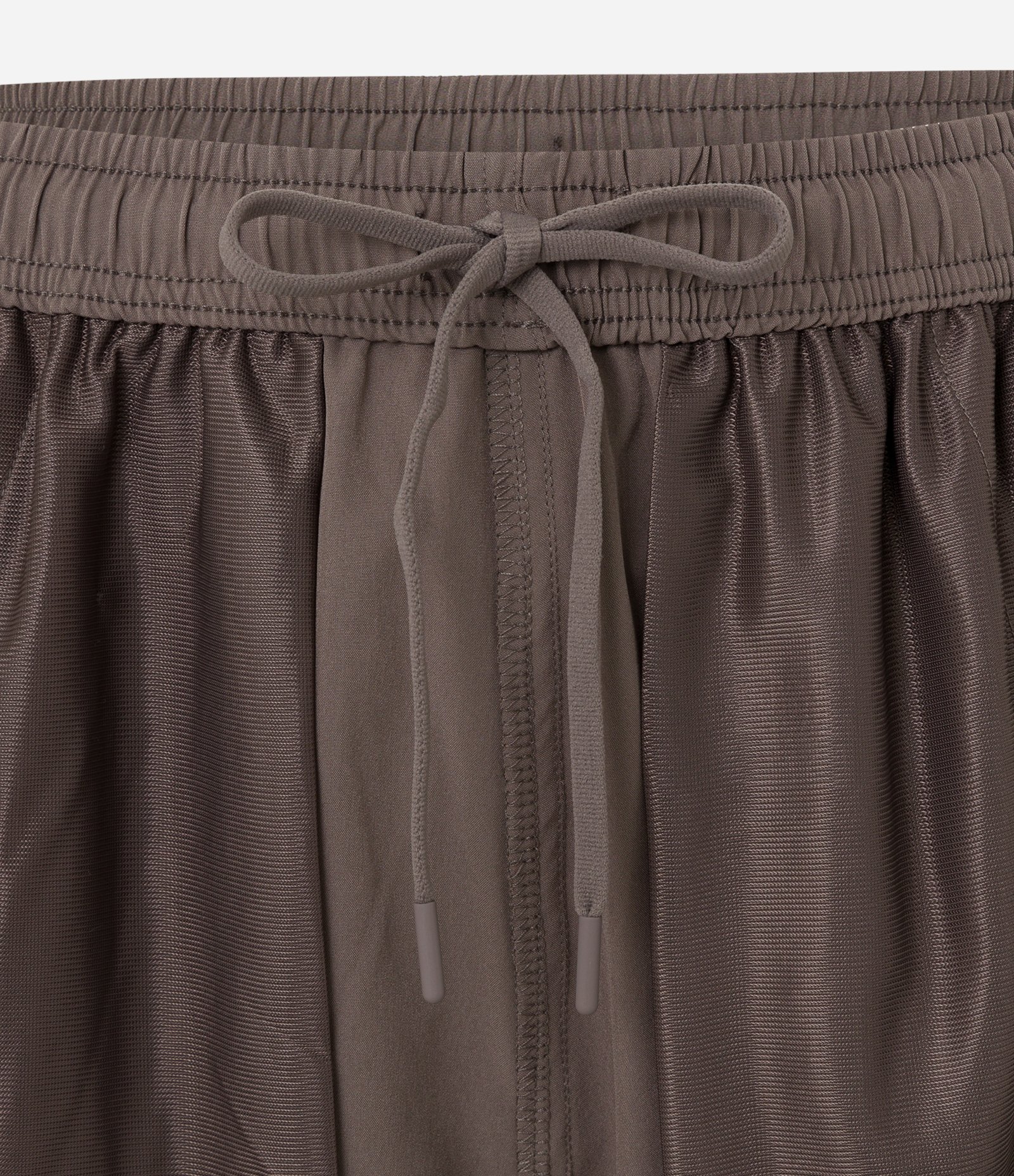 Bermuda Esportiva com Laser Cut e Bolsos com Zíper 7