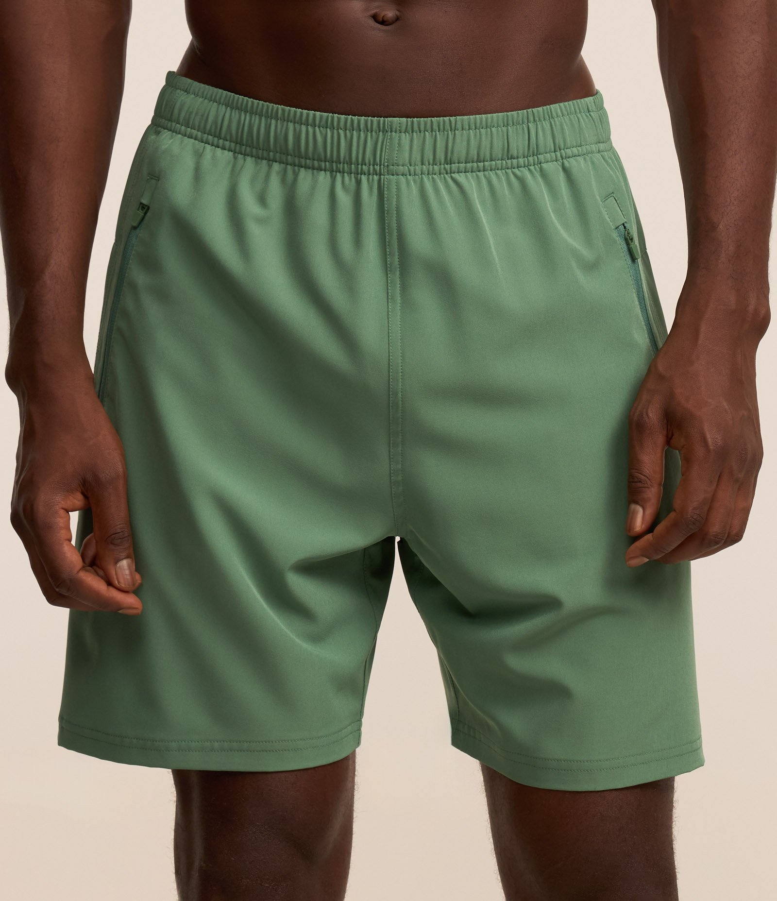 Bermuda Esportiva com Laser Cut e Bolsos com Zíper 2