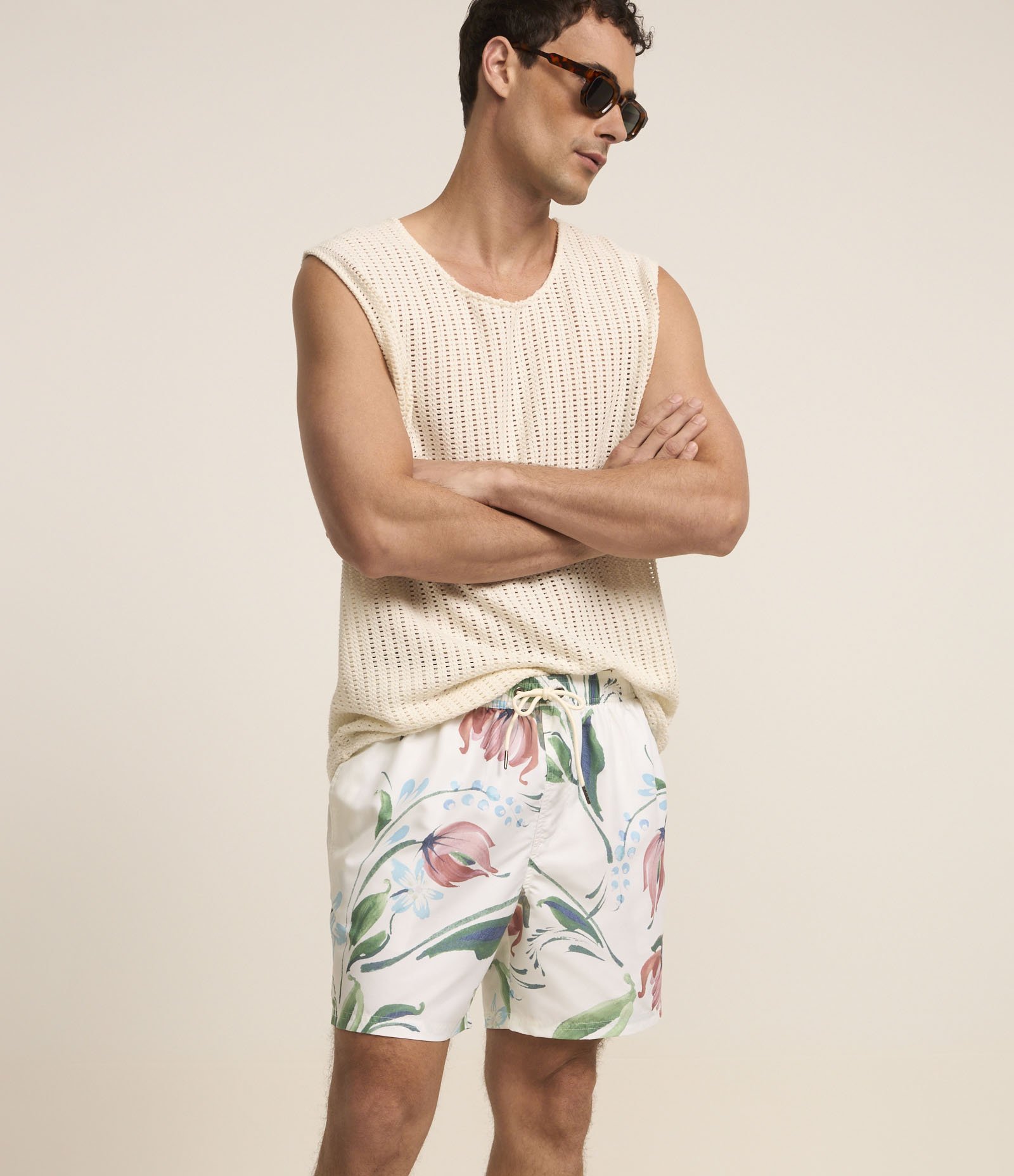 Bermuda em Microfibra com Estampa Floral Branco 2