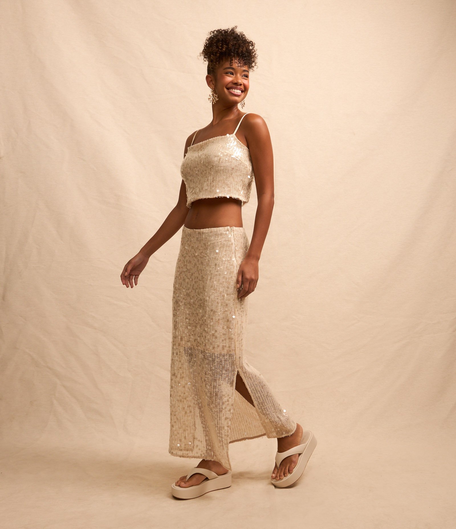 Saia Longa em Paetês sem Cós e com Fenda Lateral Dourado 1