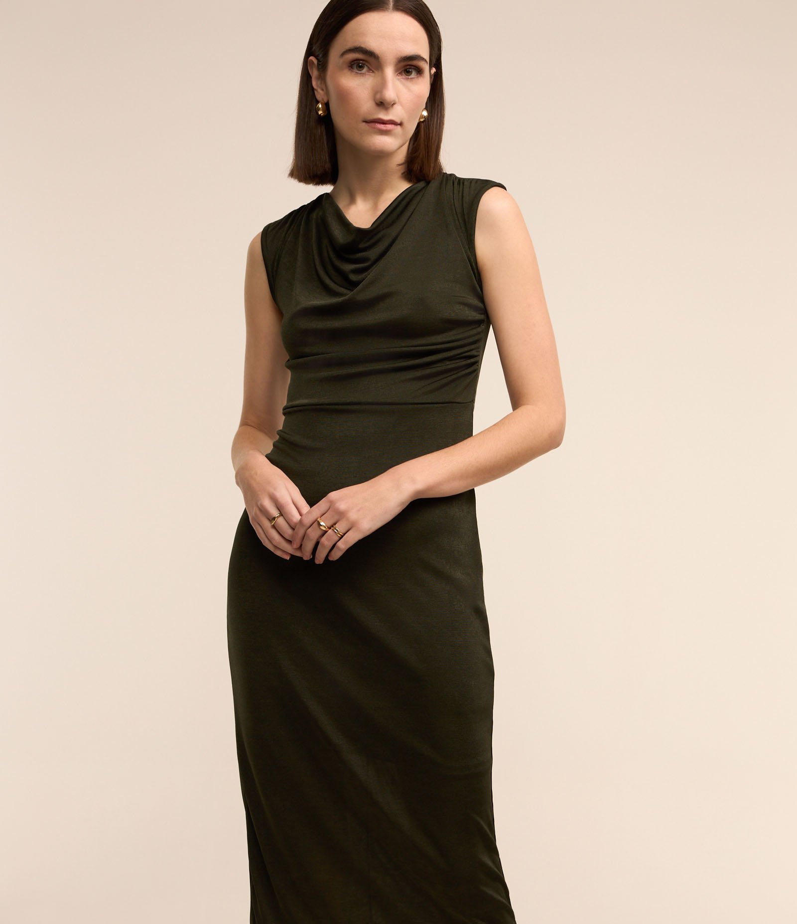 Vestido Midi com Decote Degagê e Pregas no Ombro Verde Escuro 3