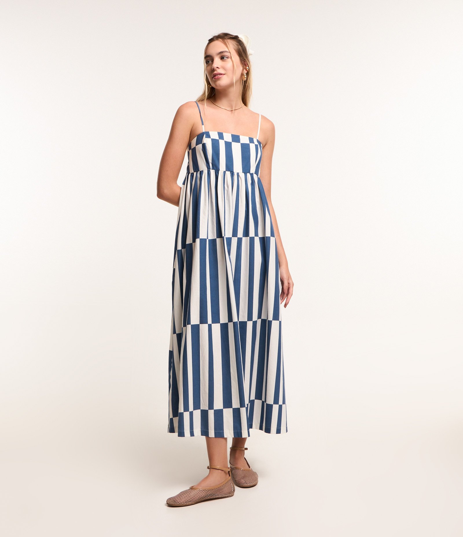 Vestido New Midi em Tricoline com Alcinhas Finas e Lastex nas Costas Branco/Azul 1