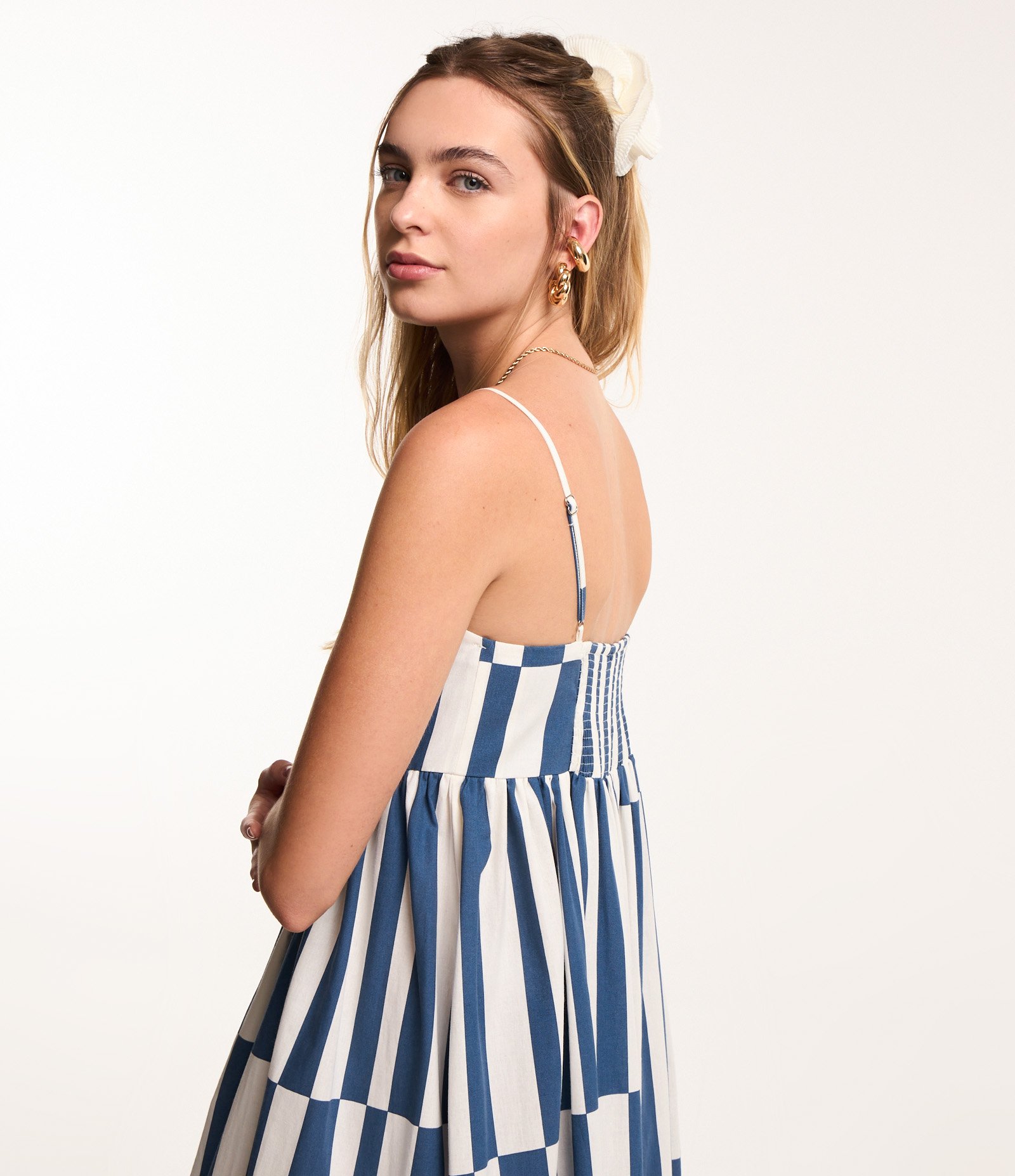 Vestido New Midi em Tricoline com Alcinhas Finas e Lastex nas Costas Branco/Azul 3