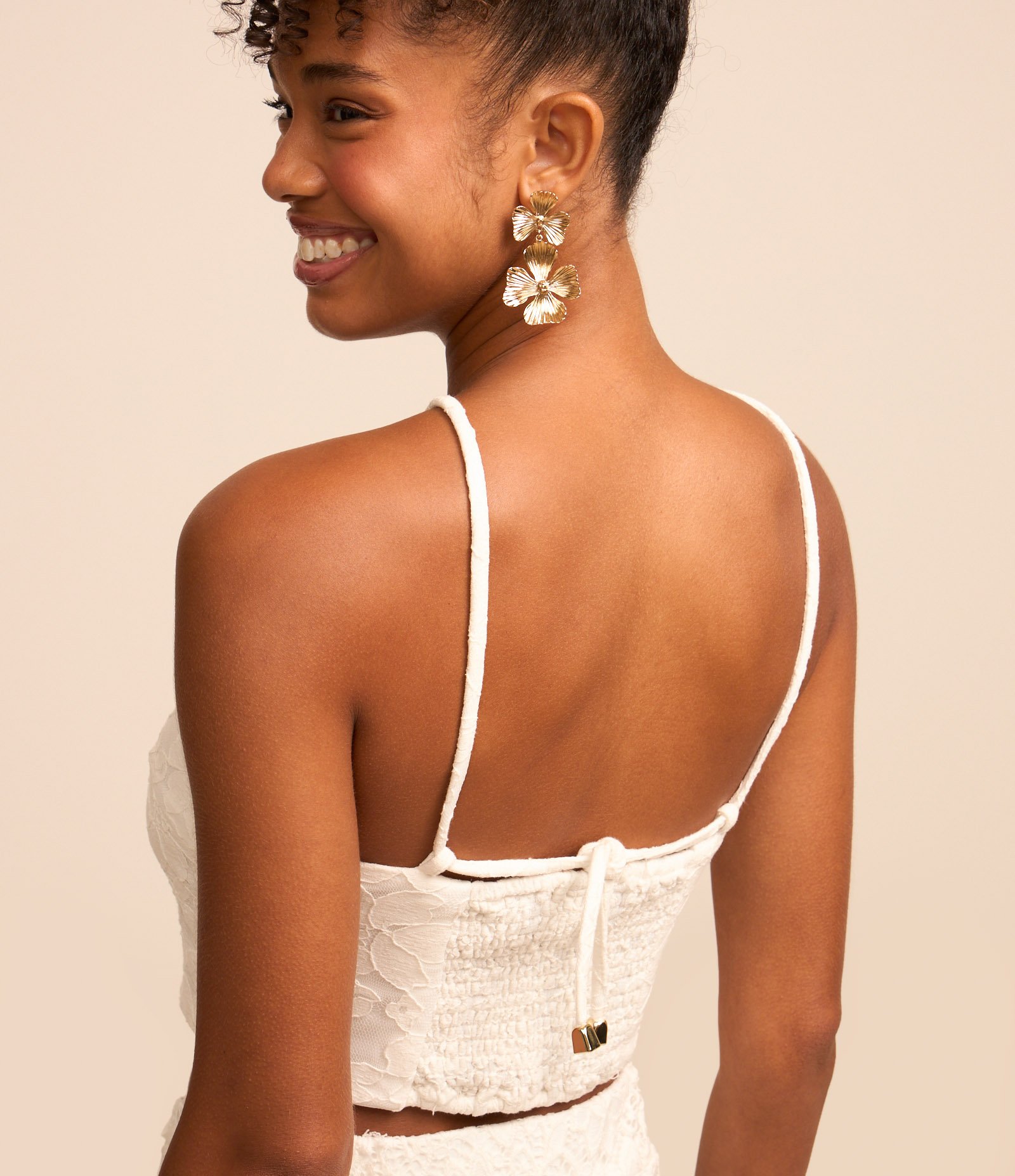 Blusa Cropped em Renda com Cava Americana Branco Branco Neve 4