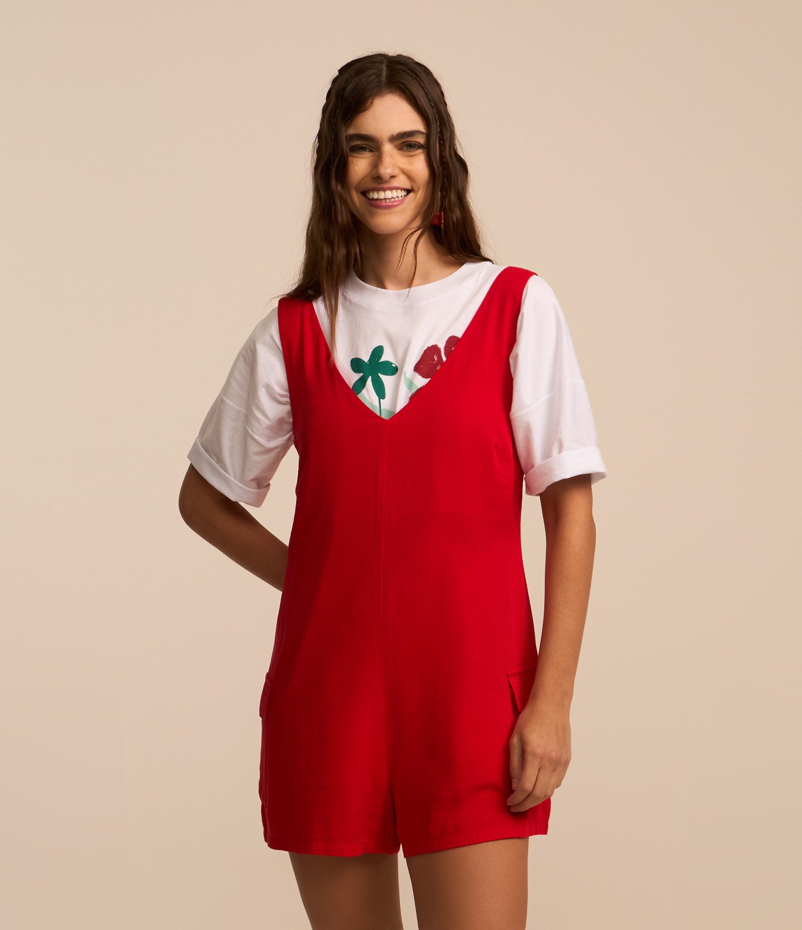 Macaquinho em Viscose com Bolsos Laterais Vermelho 1