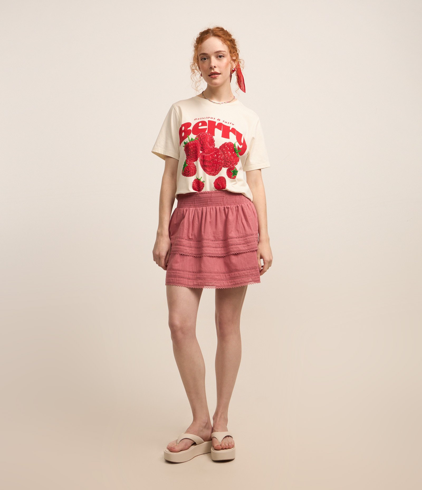 Saia Curta em Cambraia com Babados e Entremeios Rosa 1