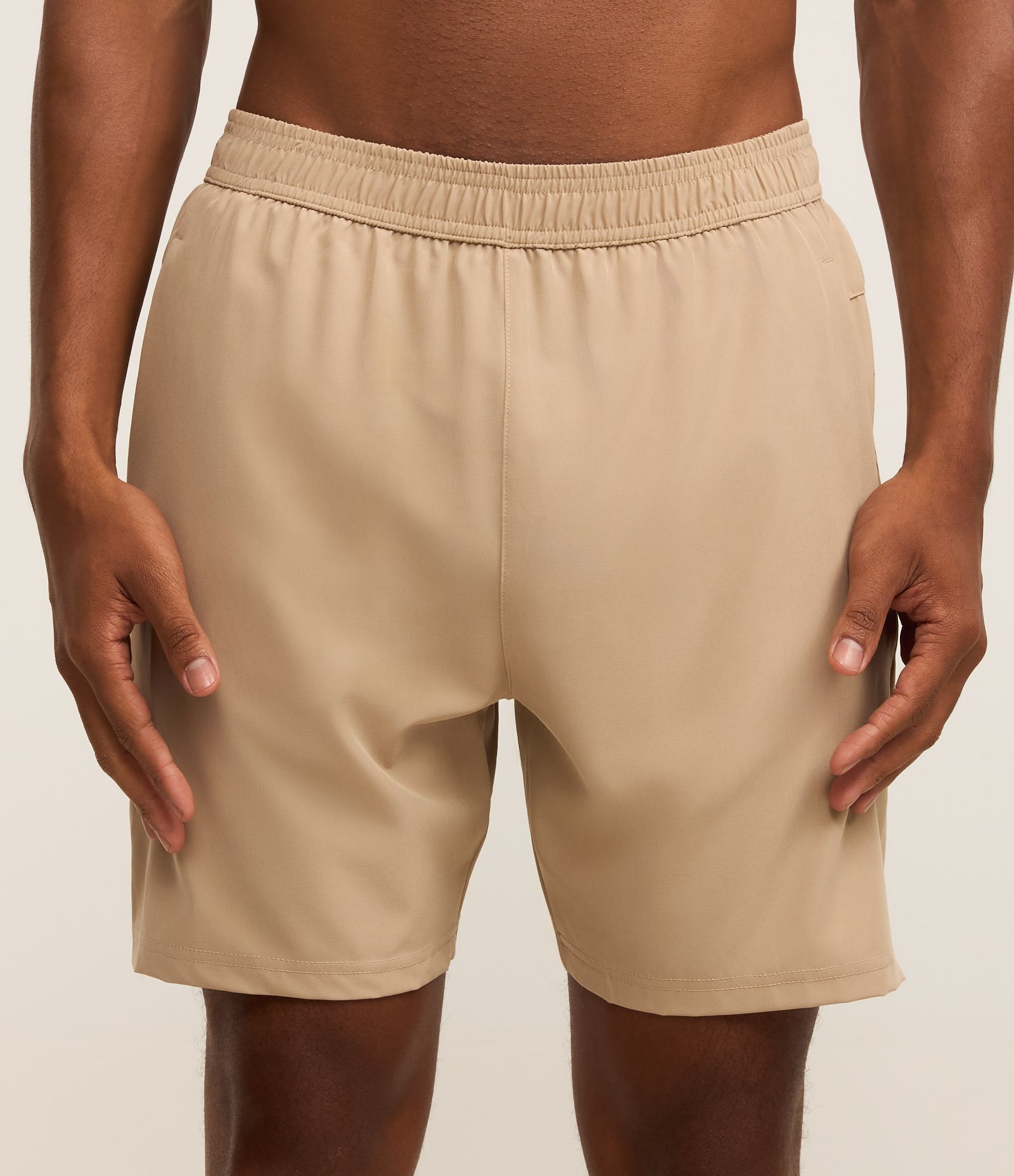 Bermuda Esportiva com Cordão Interno e Lettering Refletivo Bege Creme 2