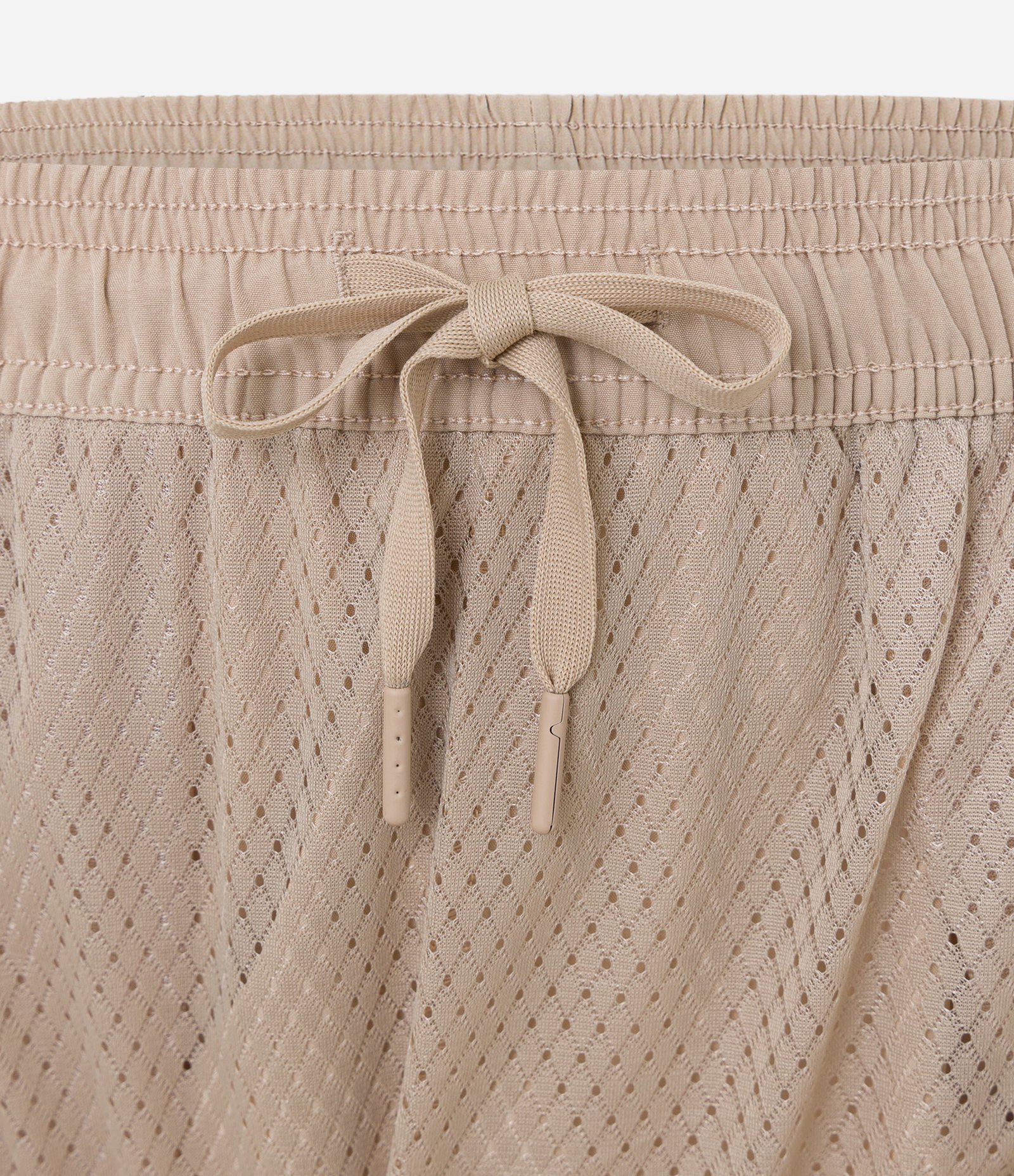 Bermuda Esportiva com Cordão Interno e Lettering Refletivo Bege Creme 8