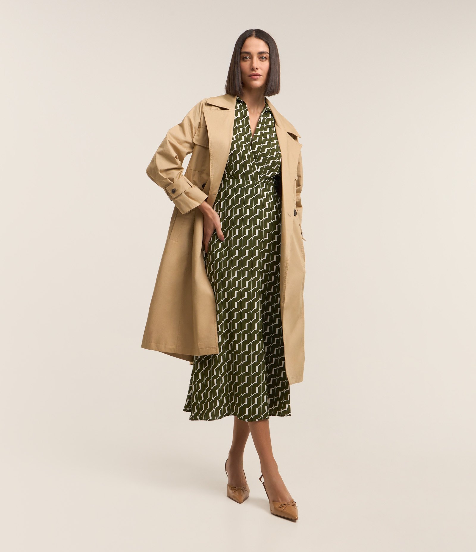Vestido Midi em Crepe com Cintura Marcada e Estampa Geométrica Verde 1