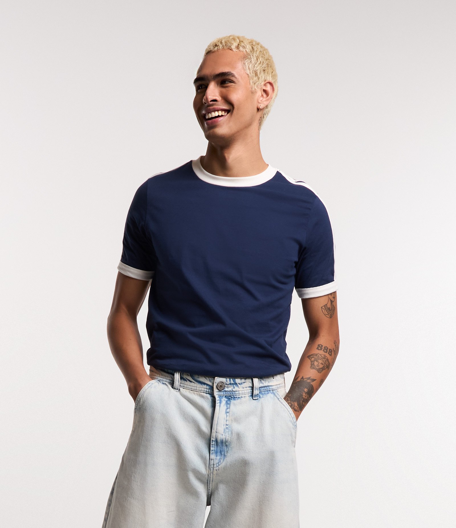 Camiseta Regular em Algodão com Listras nos Ombros 1