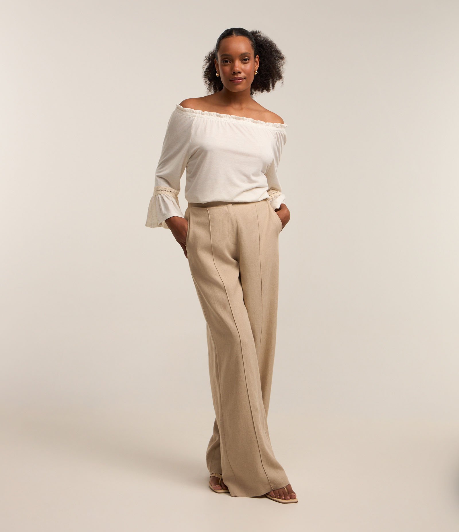 Blusa Ciganinha em Viscose com Detalhes na Manga Off White 4