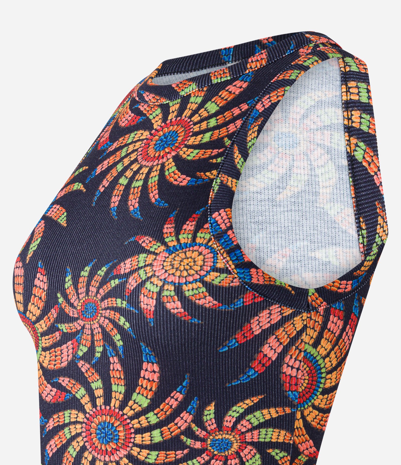 Blusa sem Manga em Ribana com Estampa Tropical Preto 5