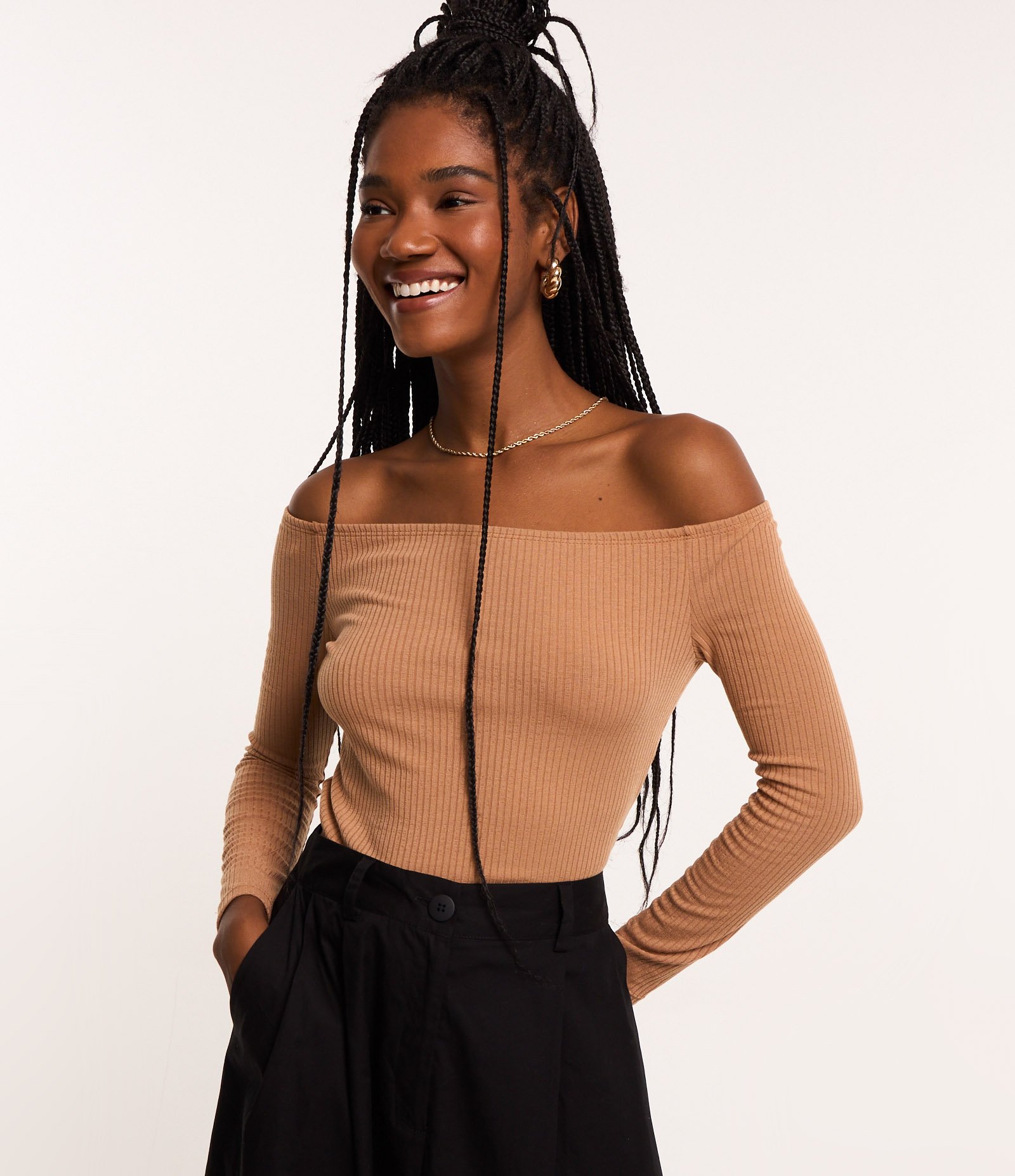 Blusa em Ribana com Decote Ombro a Ombro Bege 1