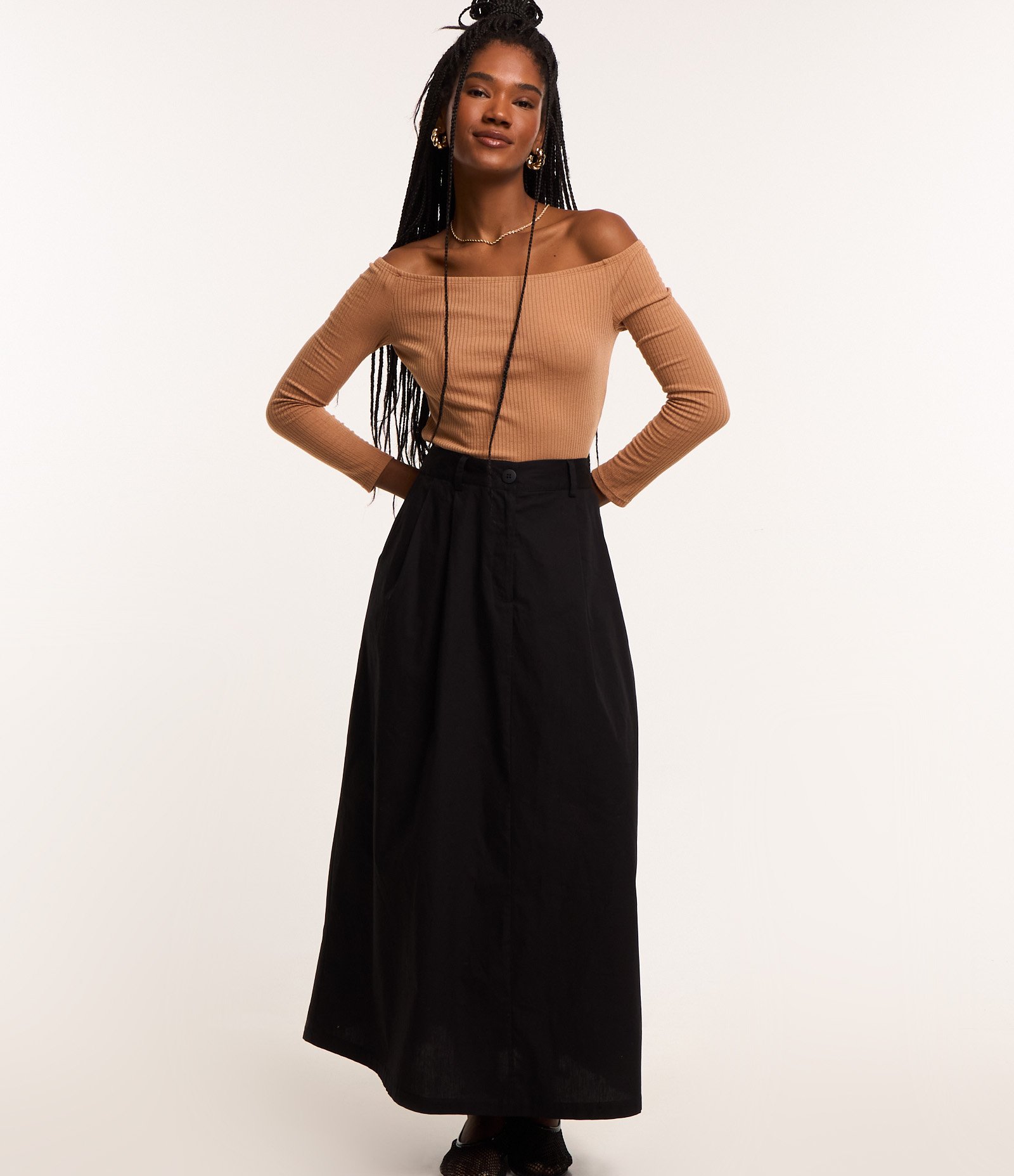 Blusa em Ribana com Decote Ombro a Ombro Bege 2