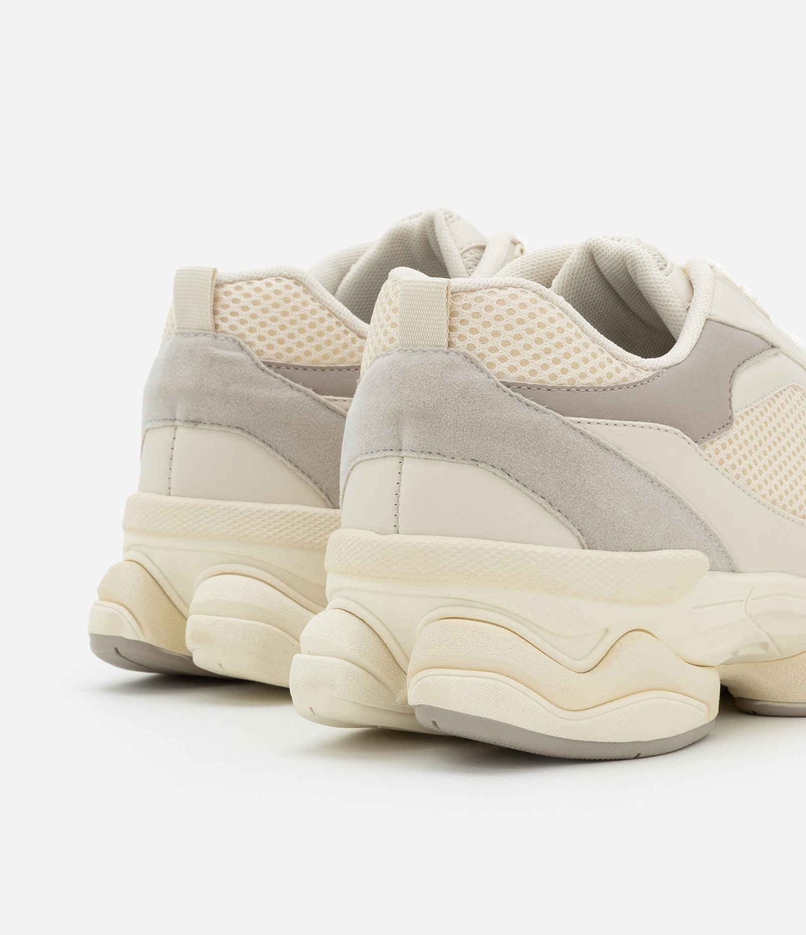 Tênis Dad Sneaker em PU com Recortes e Solado Alto Bege 5