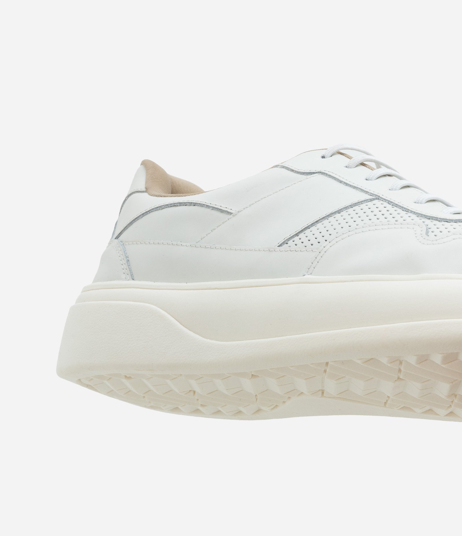 Tênis Casual em Couro com Calce Fácil e Cadarços Elásticos 3