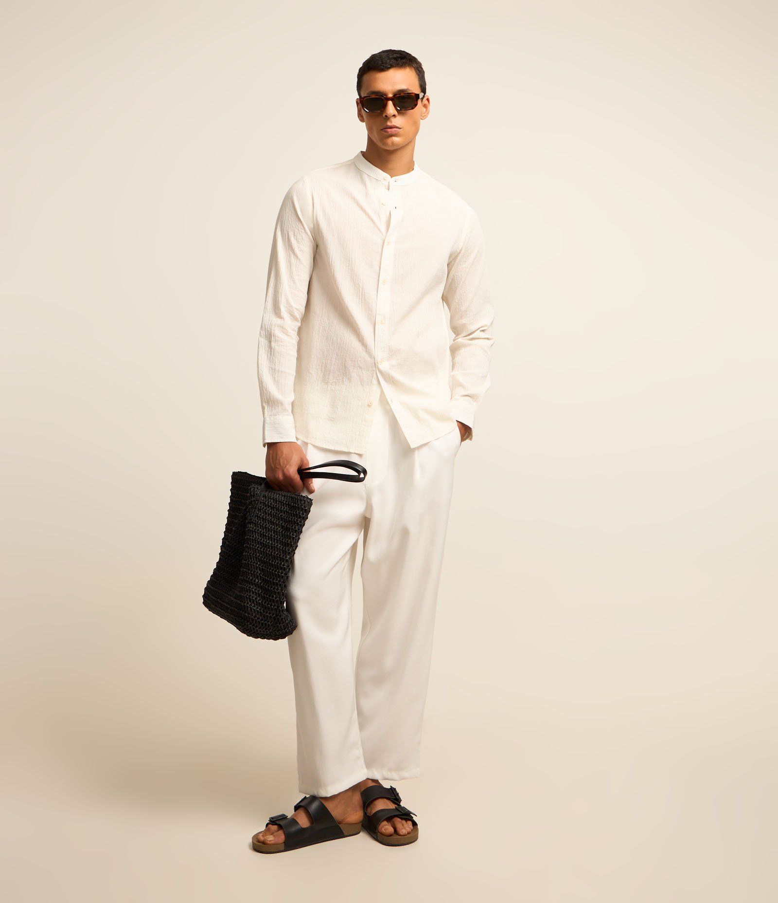 Bata em Algodão com Textura e Gola Padre Branco 2