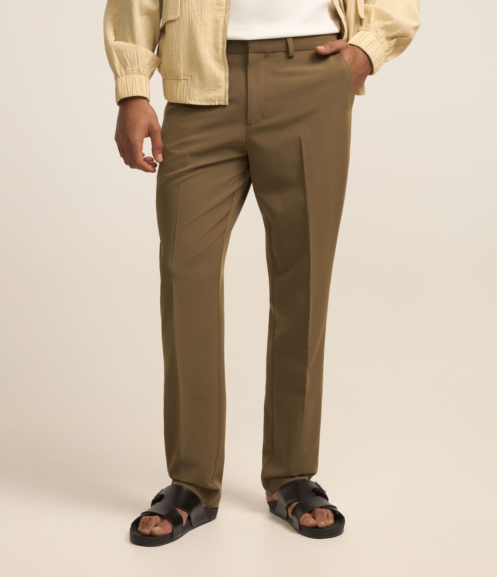 Calça Básica em Alfaiataria com Elastano Marrom 3