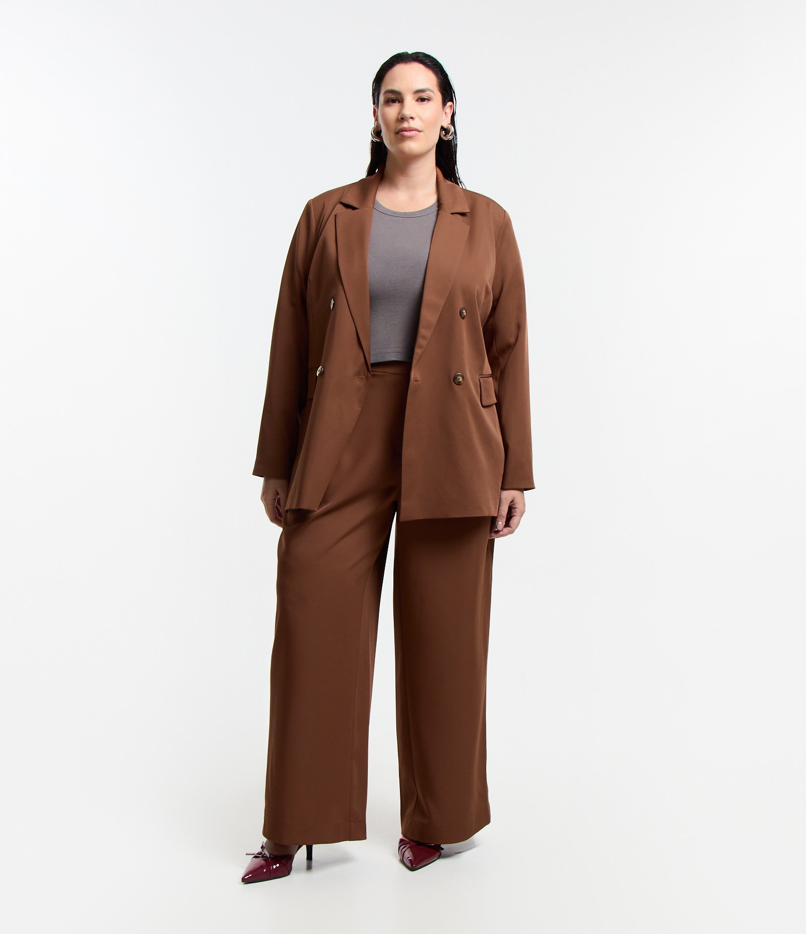 Calça Pantalona Alfaiataria com Botão no Cós Curve & Plus Size Marrom 1