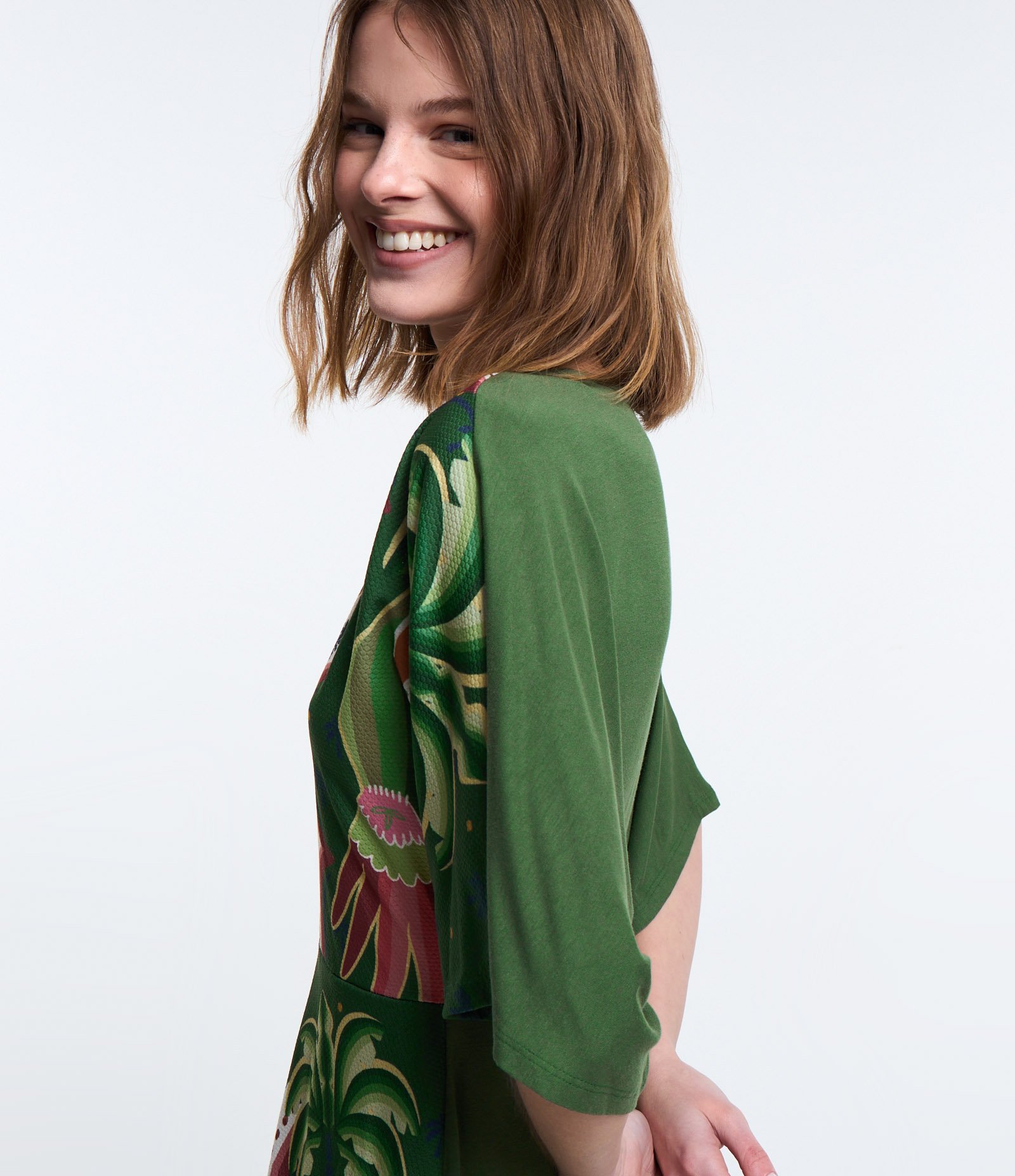 Vestido Curto Texturizado e Estampa Tropical Verde 3