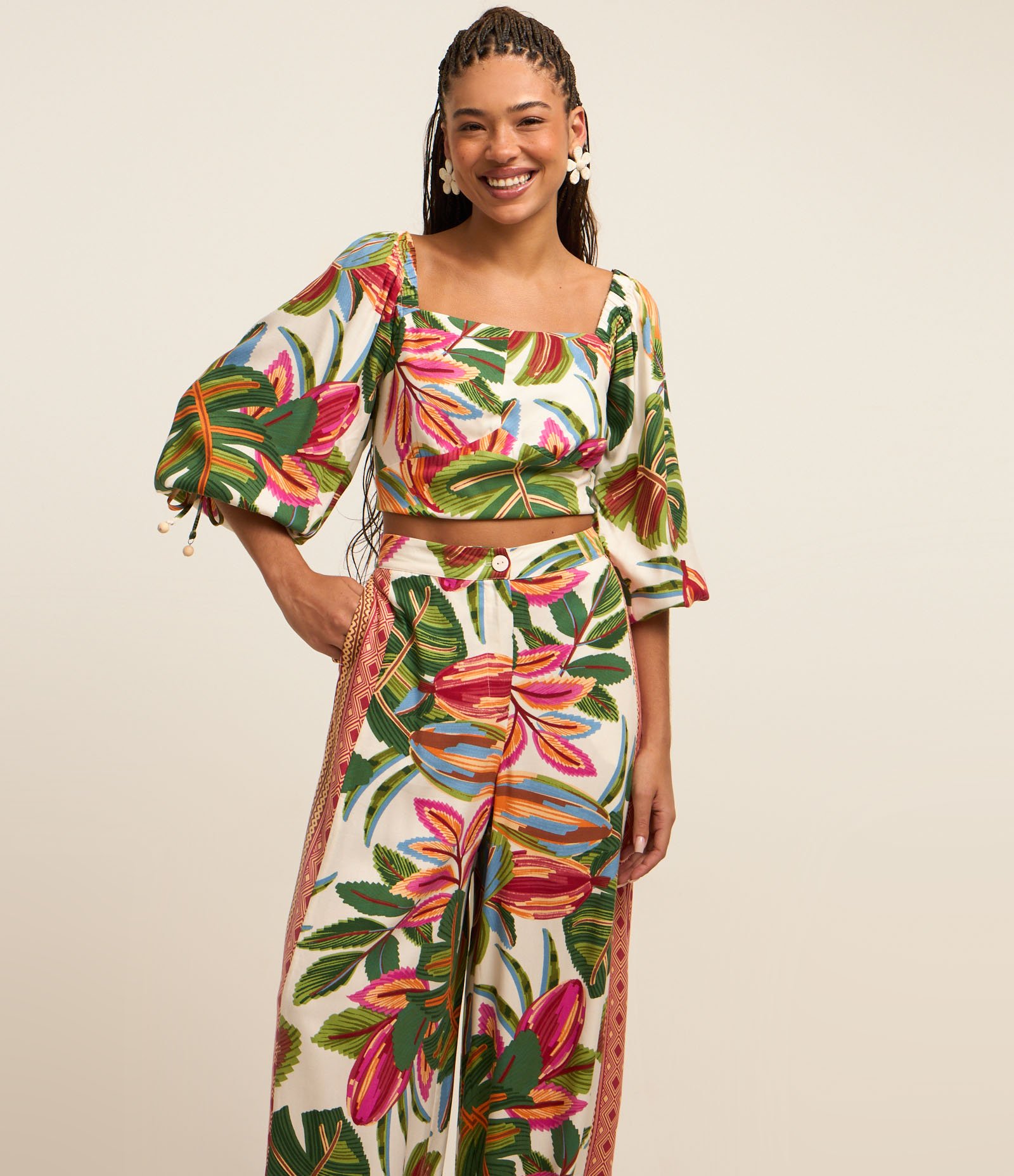 Calça Pantalona em Viscose com Estampa Tropical e Recorte Étnico Multicores 2