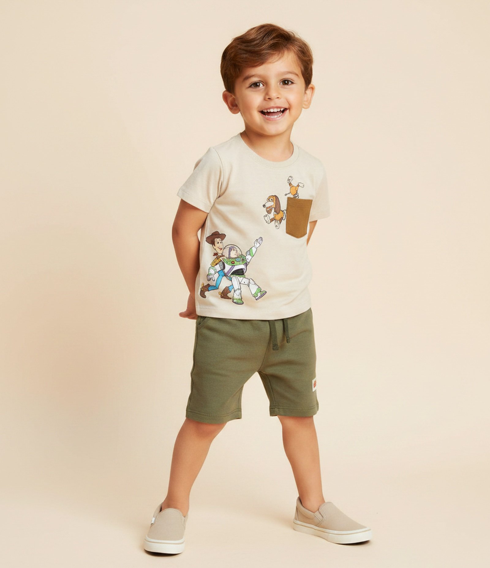 Camiseta Infantil com Bolsinho e Estampa Toy Story - Tam 1 a 6 anos Bege 2