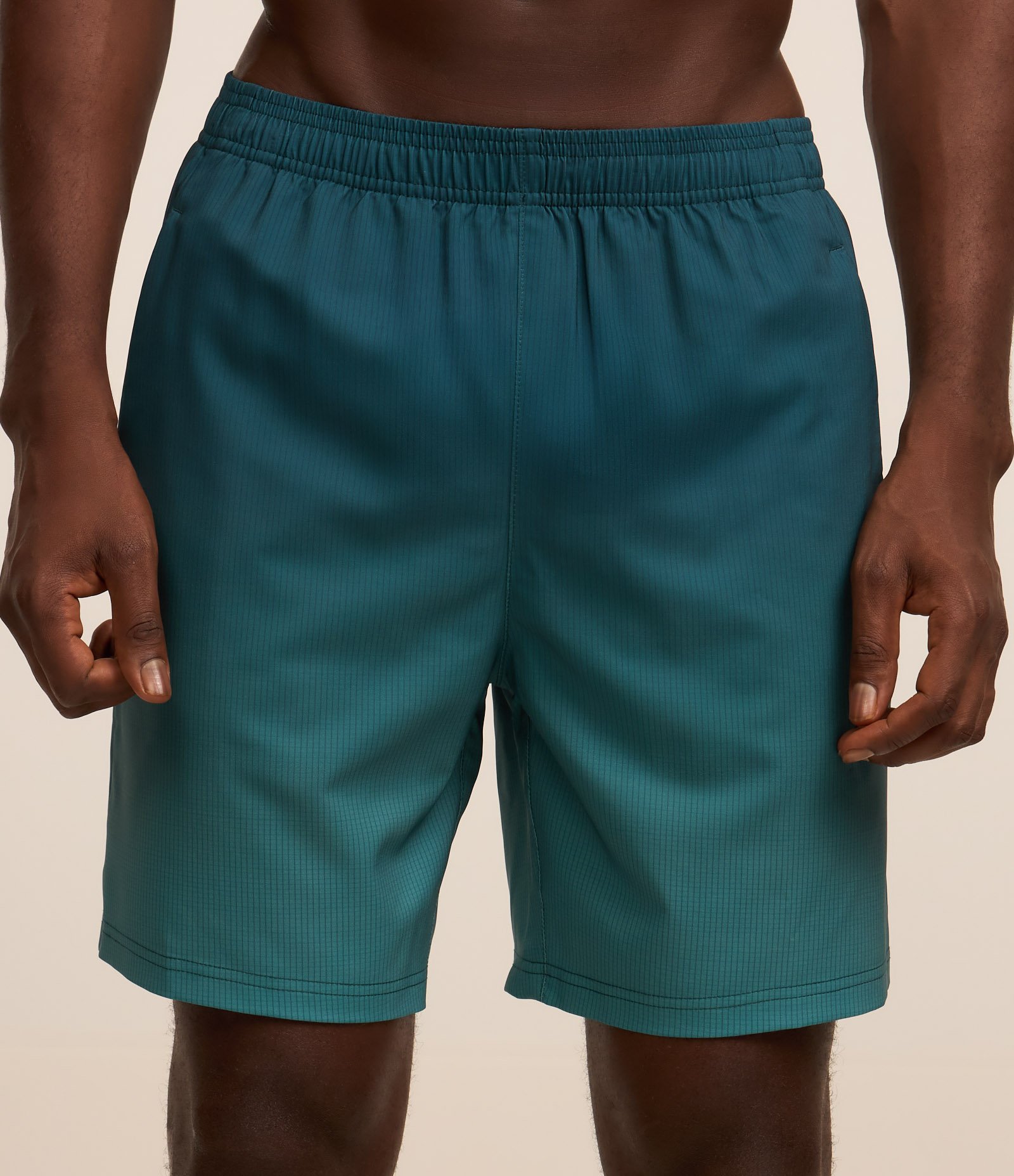 Bermuda Esportiva com Xadrez e Degrade na Barra Verde 2