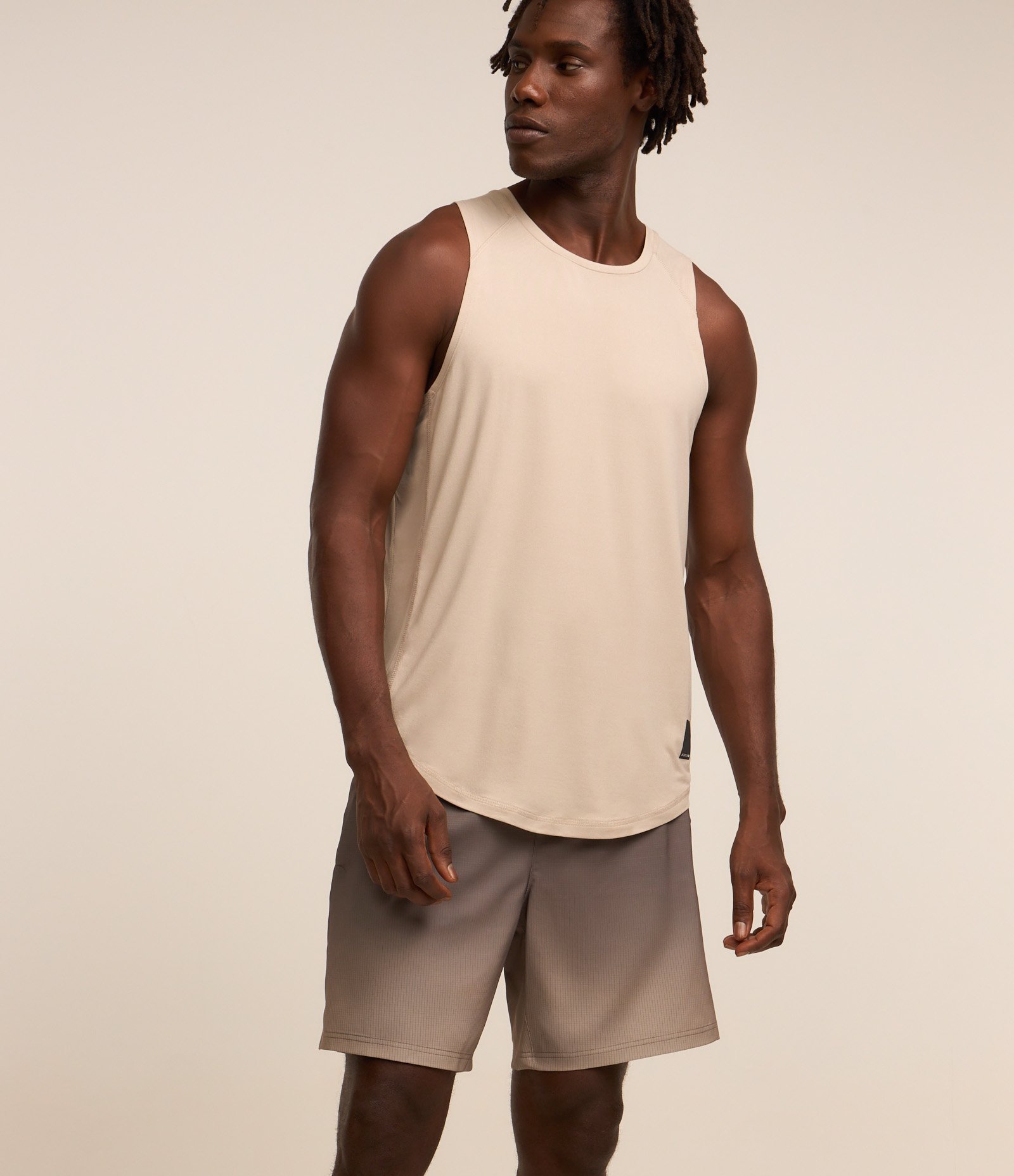 Bermuda Esportiva com Xadrez e Degrade na Barra Cinza 3