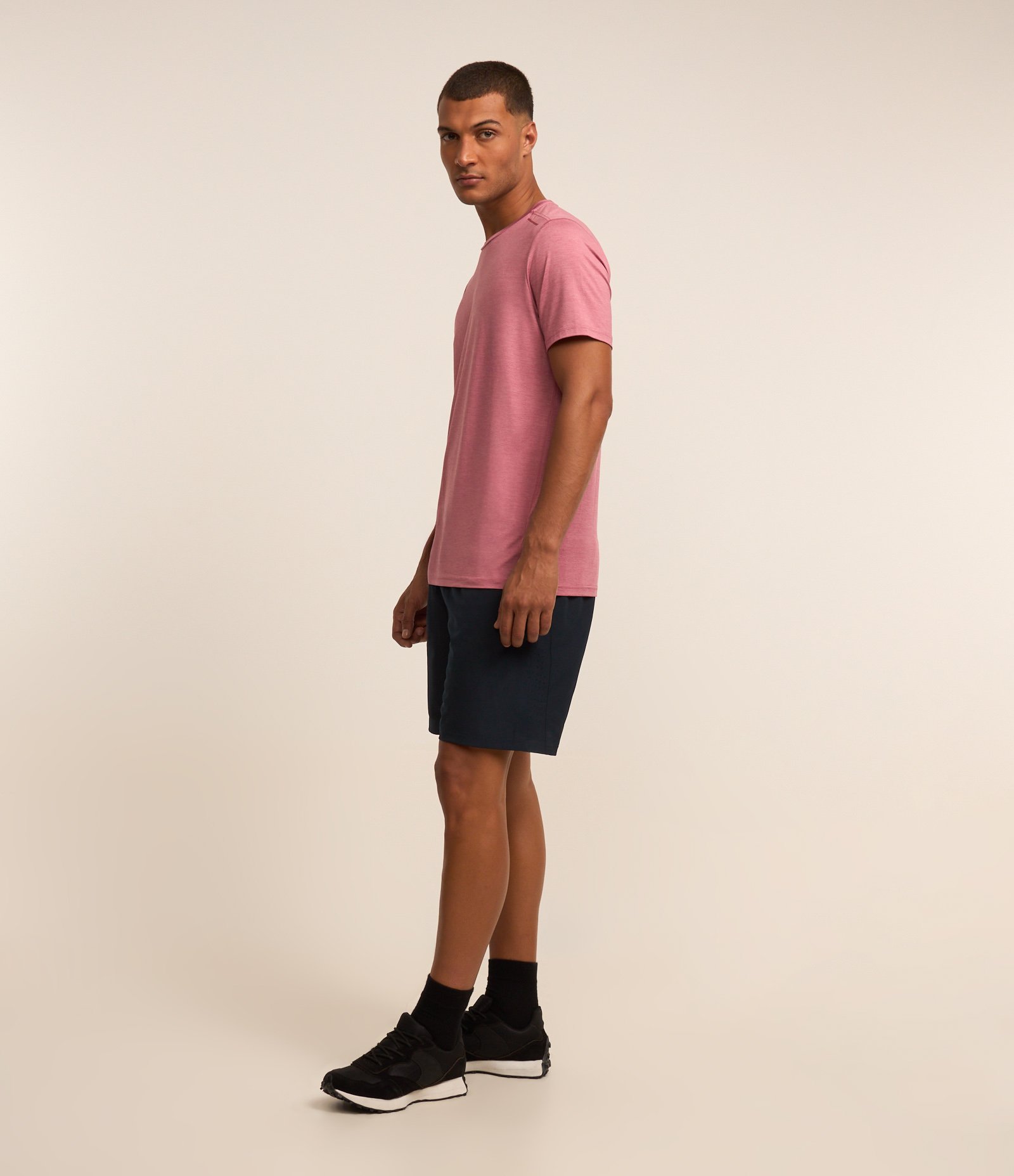 Camiseta Esportiva com Tecnologia Dry e Detalhes Refletivos 4