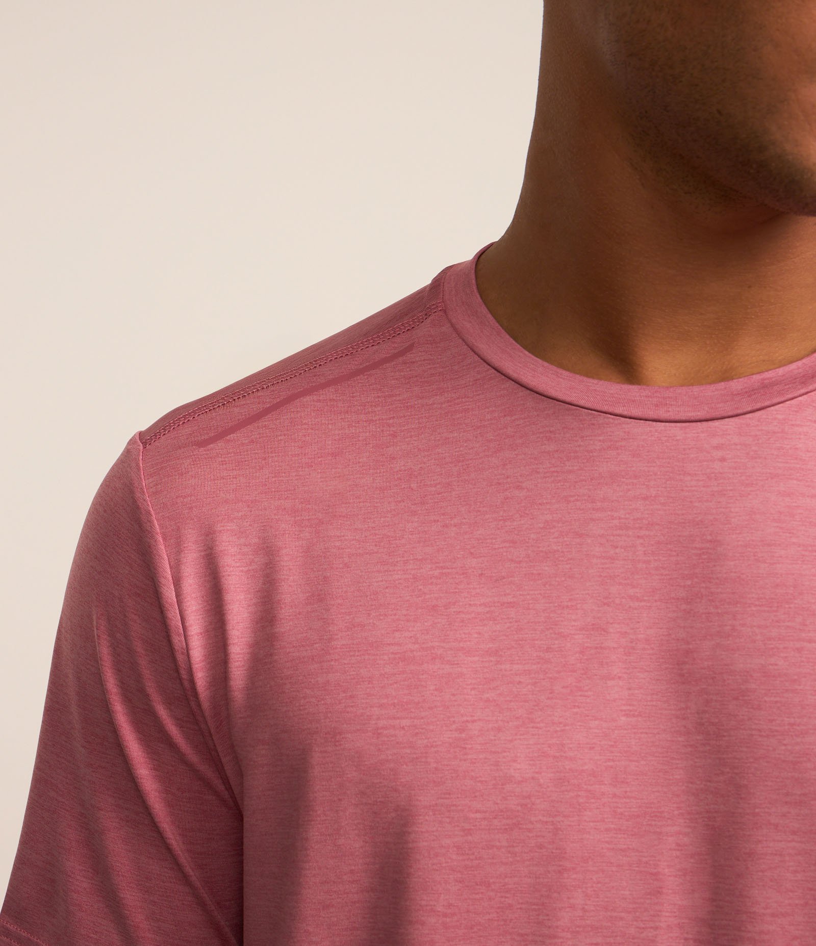 Camiseta Esportiva com Tecnologia Dry e Detalhes Refletivos 6