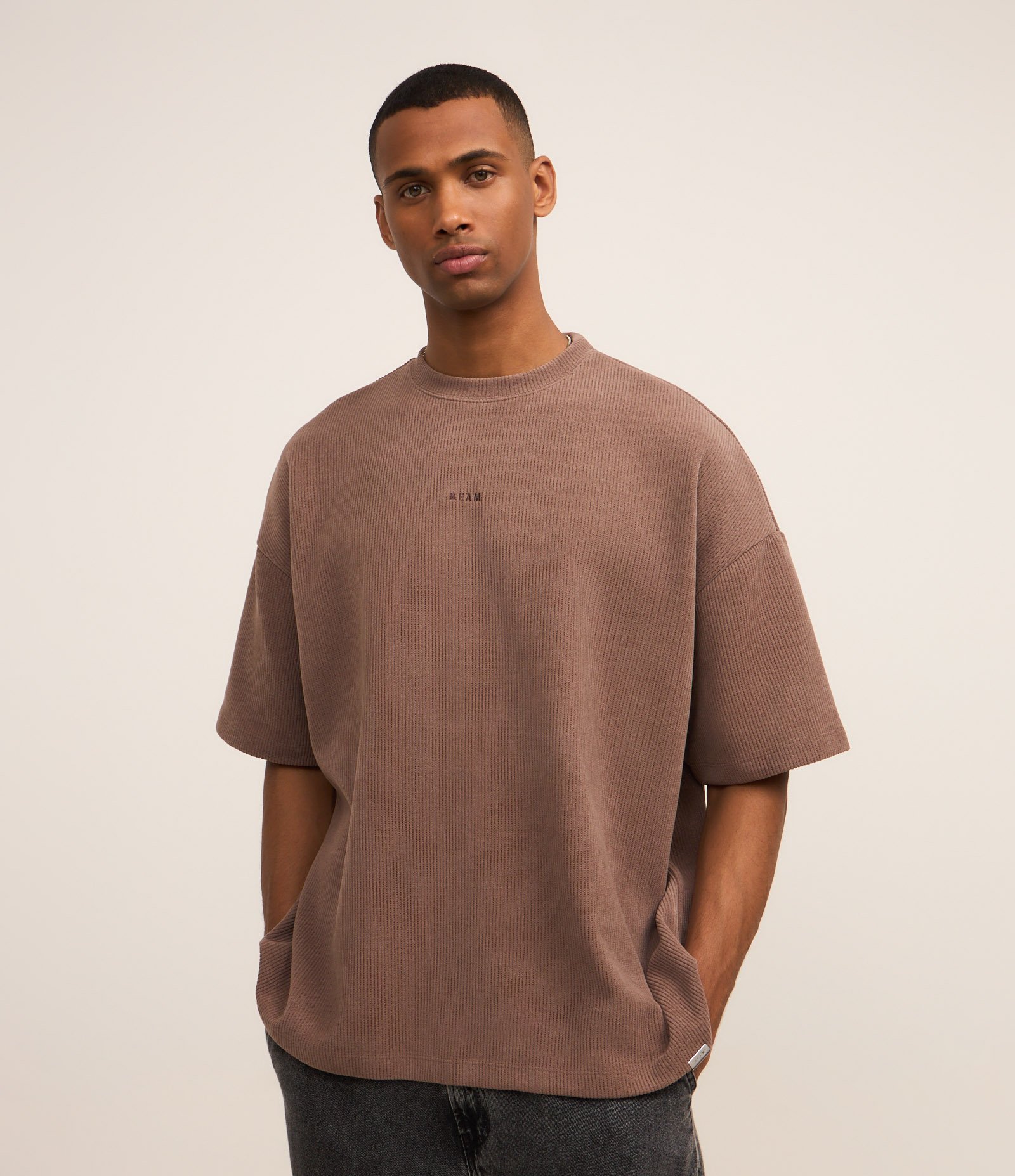 Camiseta em Cotelê com Bordado Lettering Bege 1