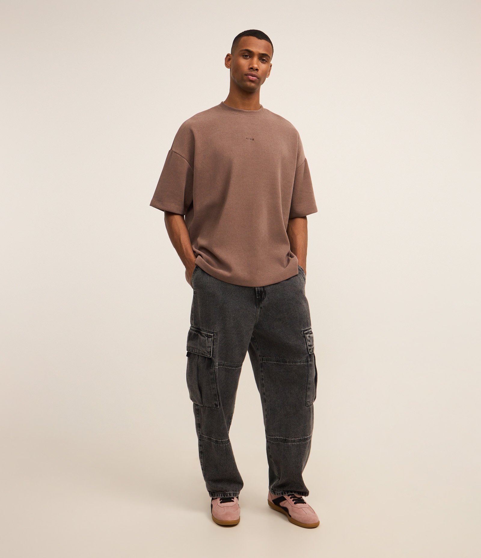 Camiseta em Cotelê com Bordado Lettering Bege 2