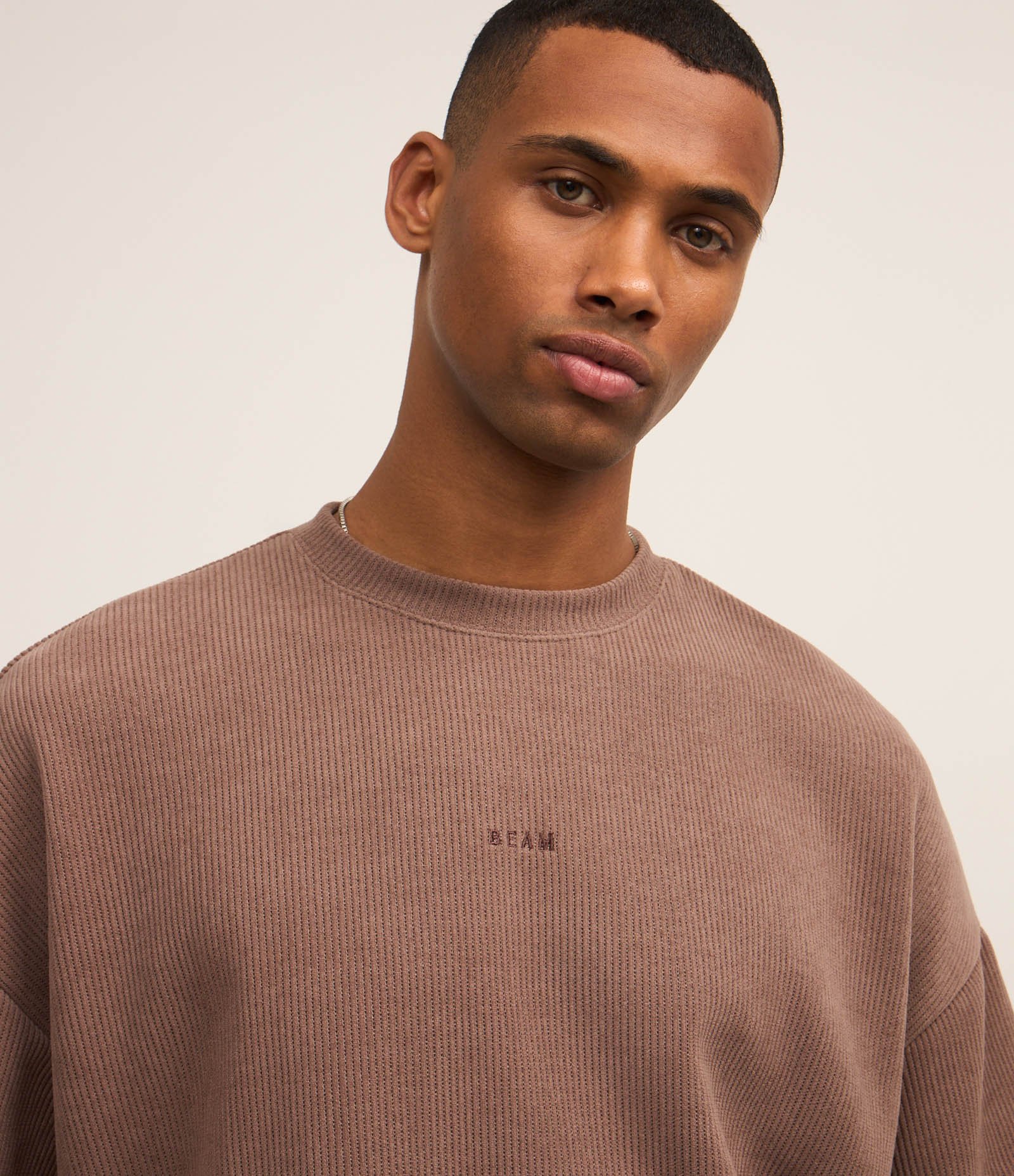 Camiseta em Cotelê com Bordado Lettering Bege 3