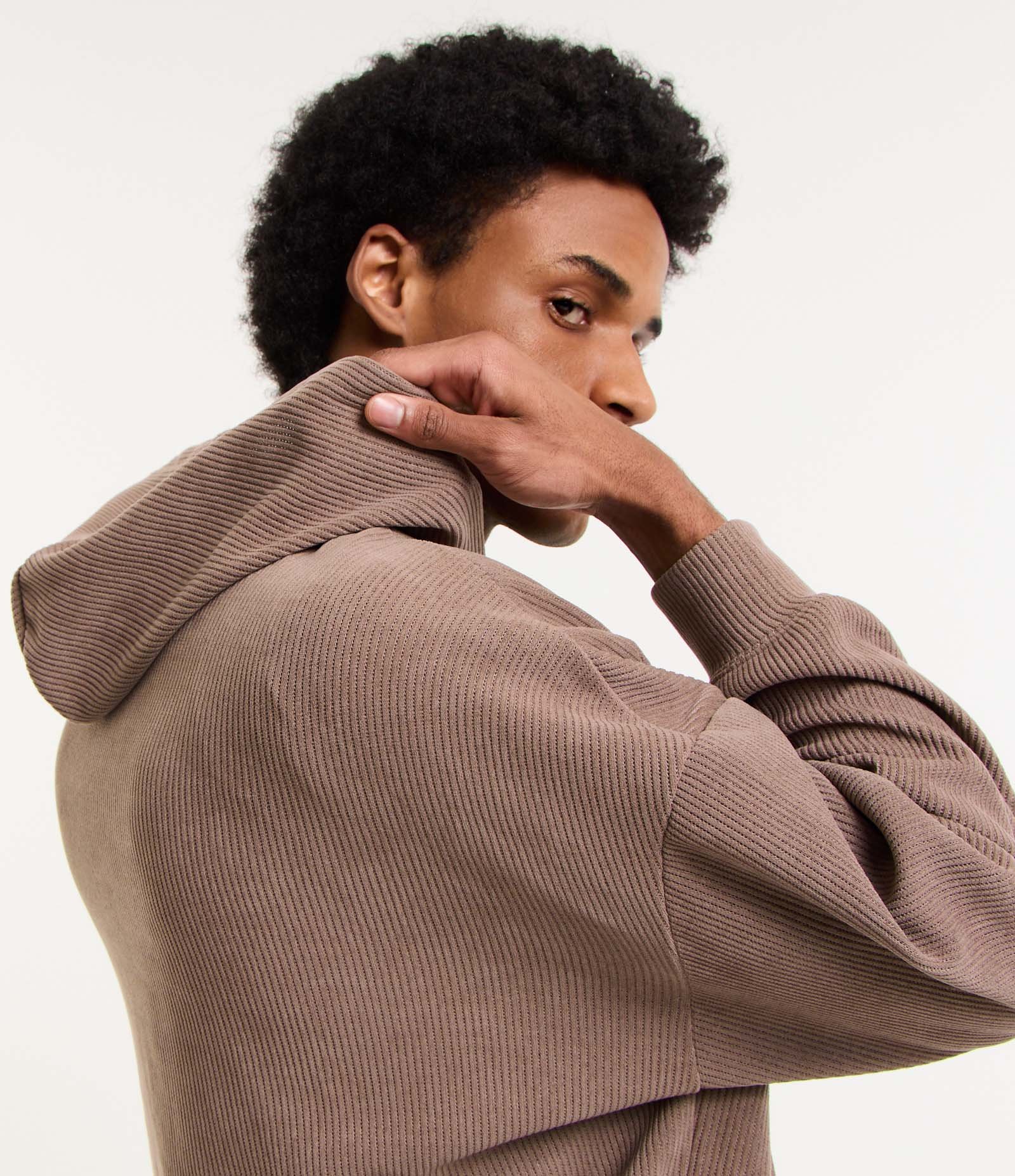 Casaco Balloon em Moletom com Capuz Marrom 6