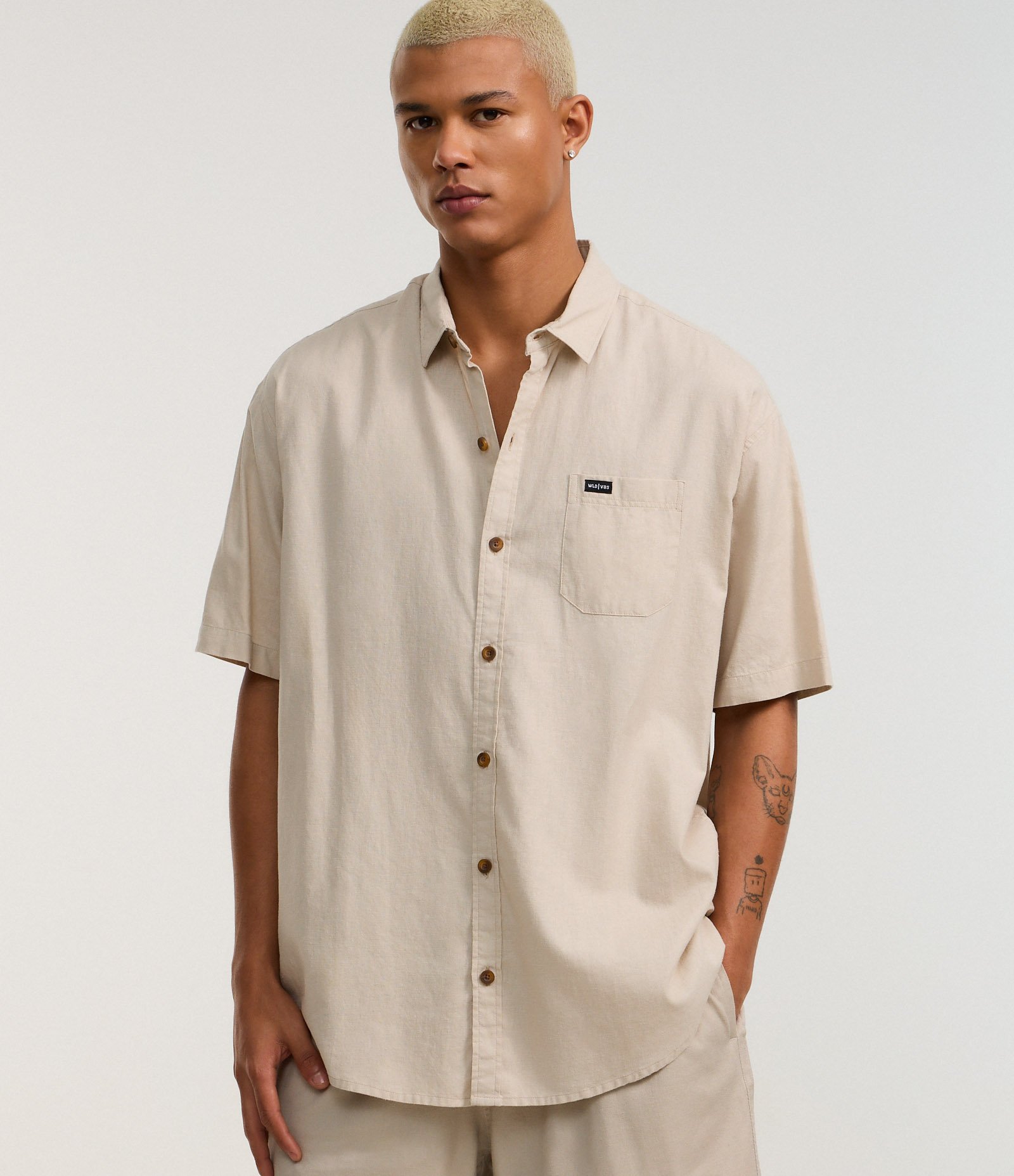 Camisa Relaxed em Cânhamo com Bolso Bege 3