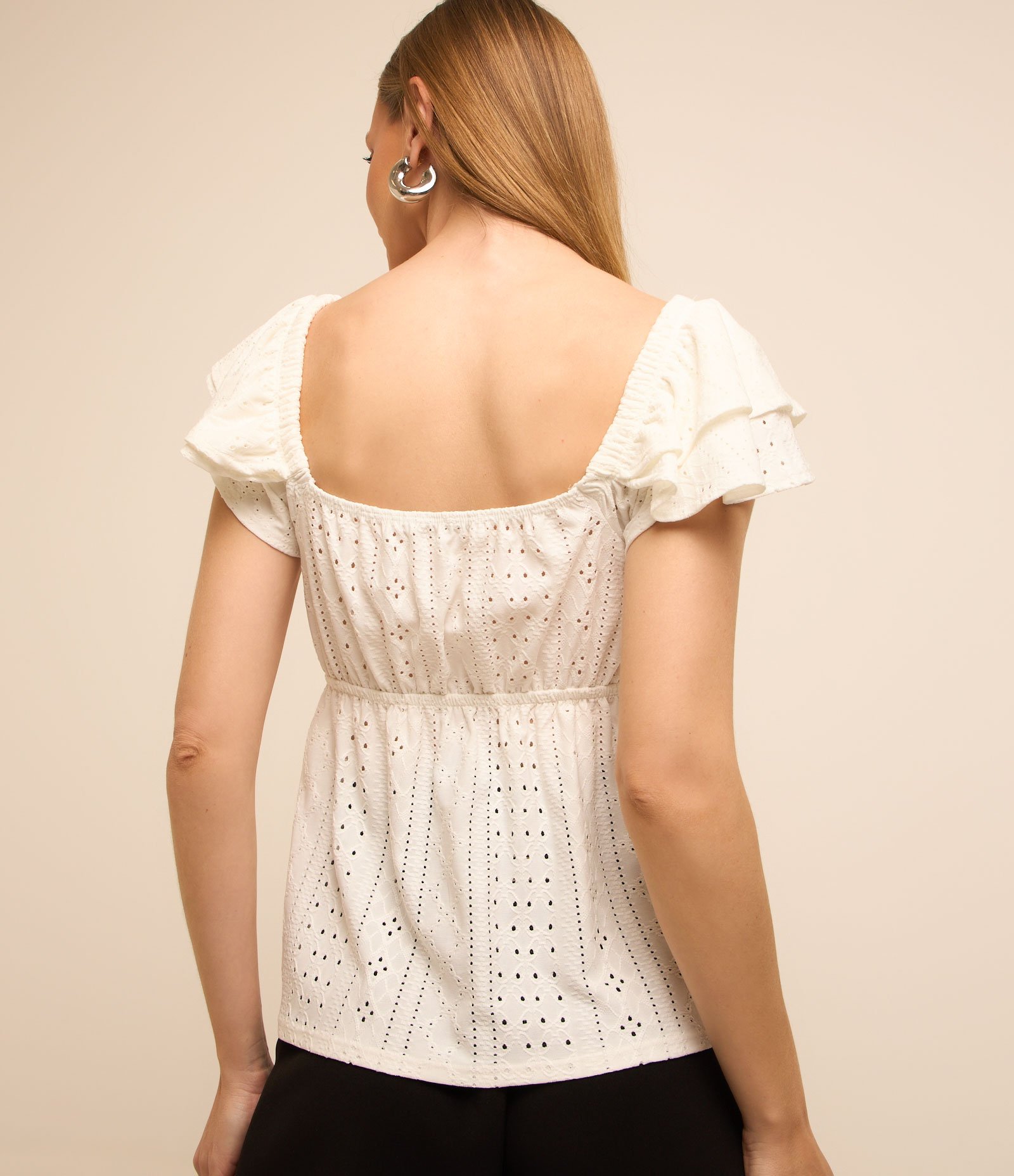 Blusa em Laise com Laço no Busto e Babado na Manga Branco 3