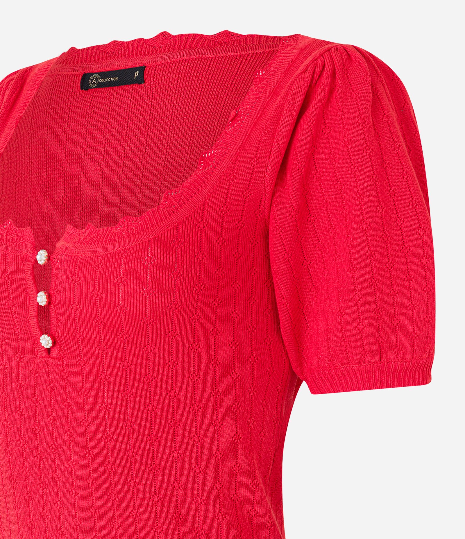 Blusa com Botões Diferenciados e Bicos de Efeito Crochê 5