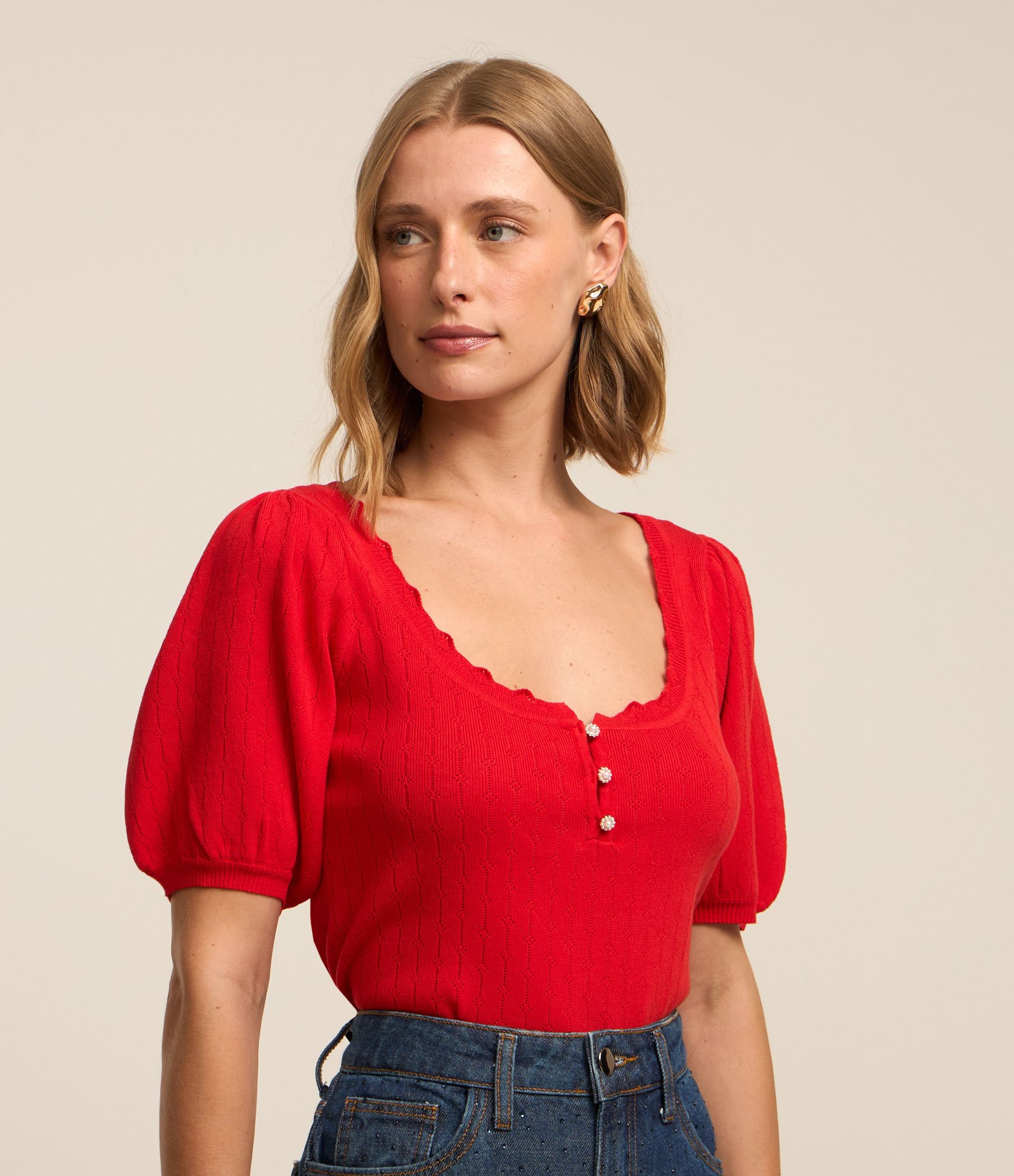 Blusa com Botões Diferenciados e Bicos de Efeito Crochê 2