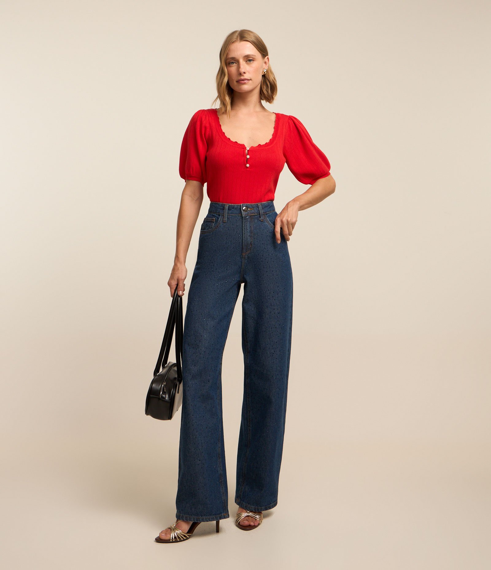 Blusa com Botões Diferenciados e Bicos de Efeito Crochê 3