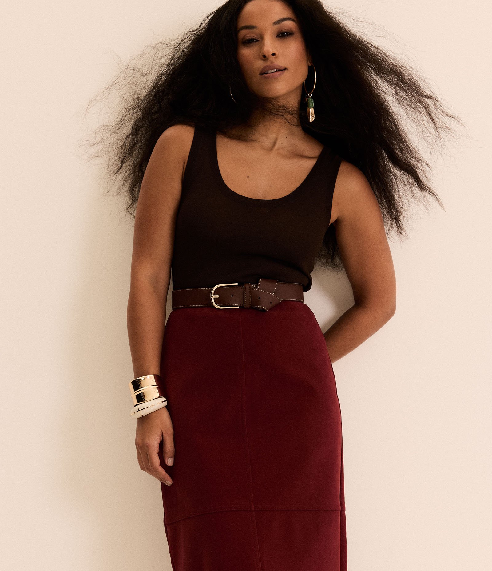 Blusa Sem Manga em Tricô Leve com Gola U Marrom 1