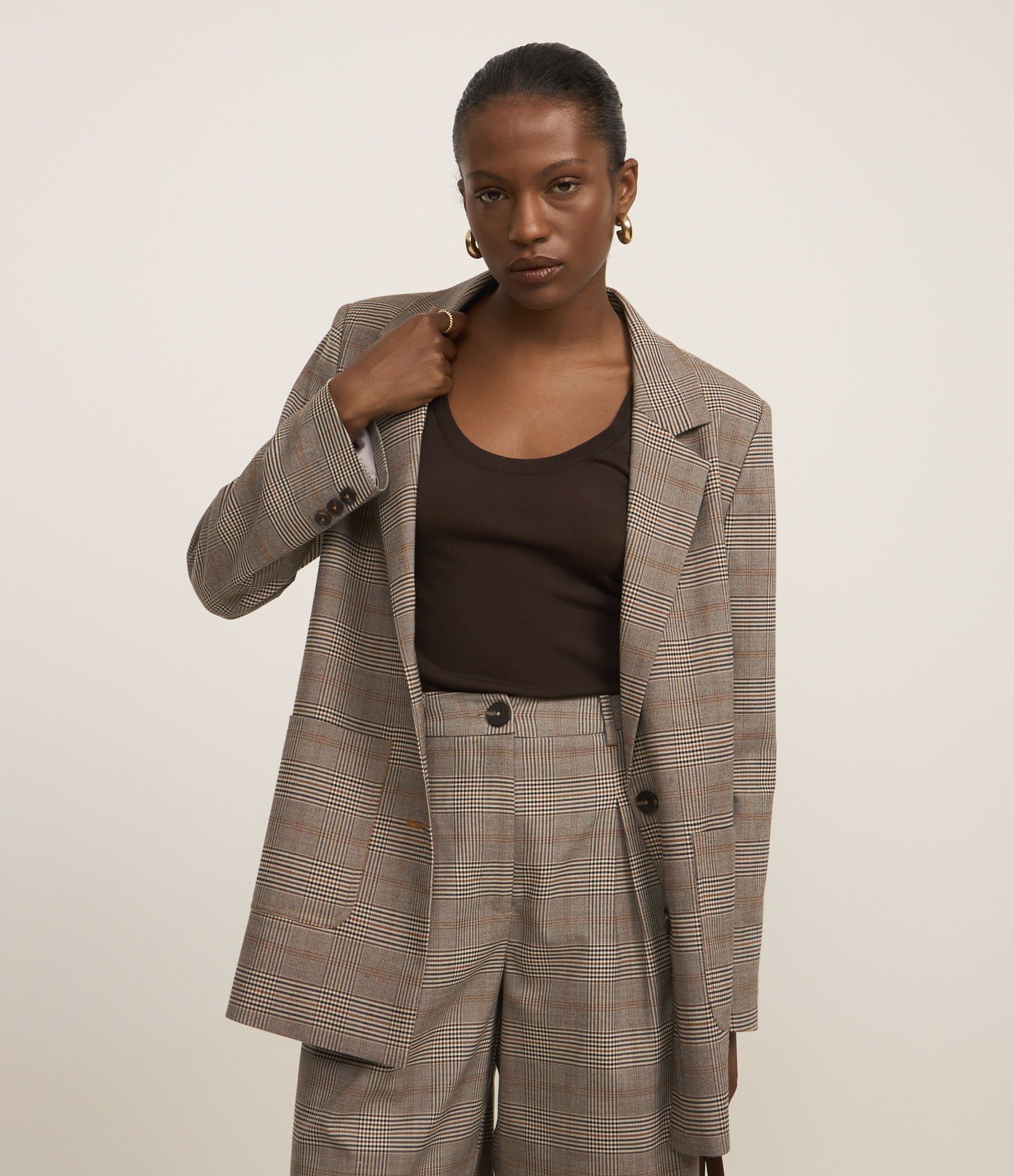 Blusa Sem Manga em Tricô Leve com Gola U Marrom 8