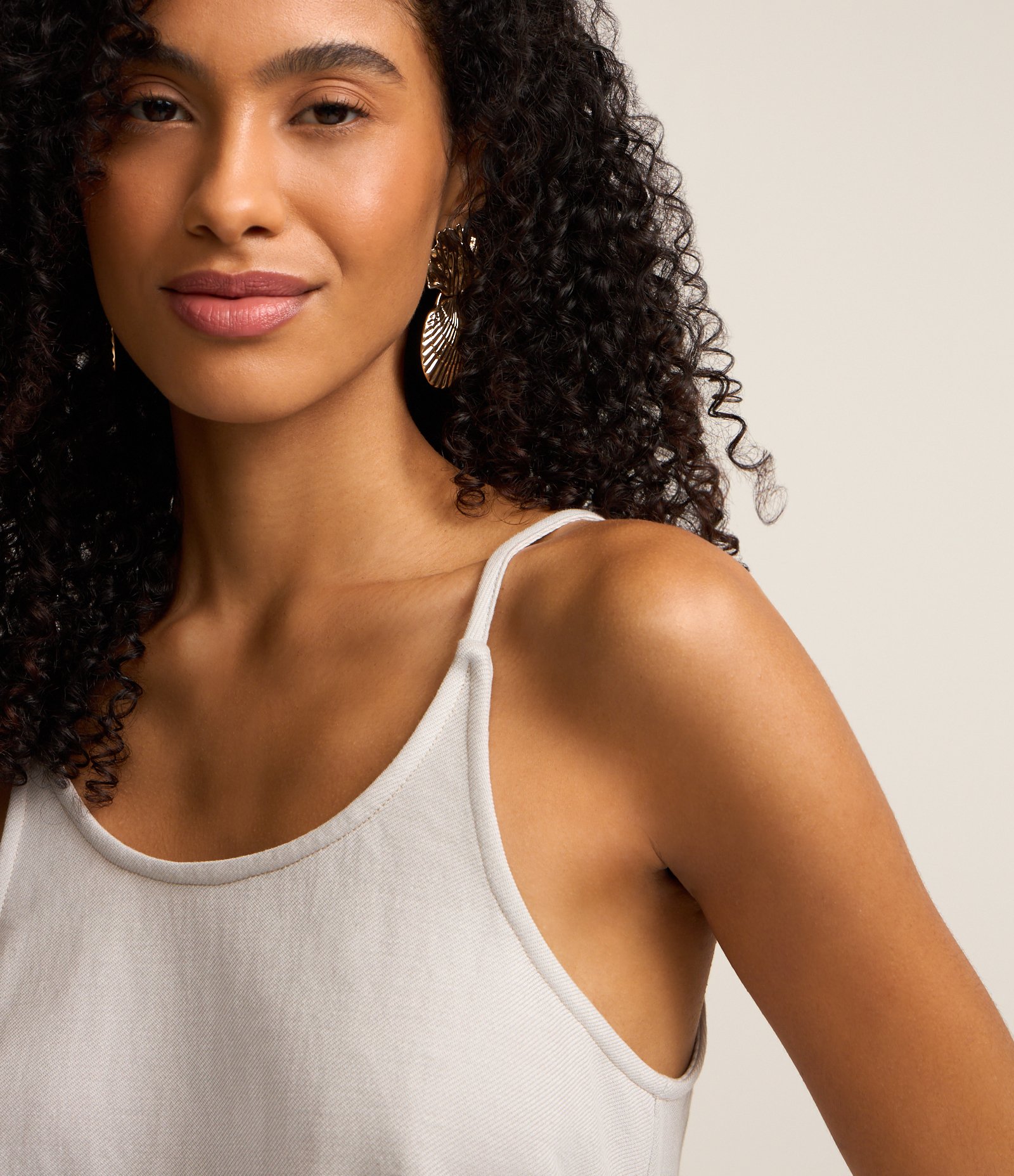 Blusa de Alça em Piquet com Gola Redonda Cinza 1