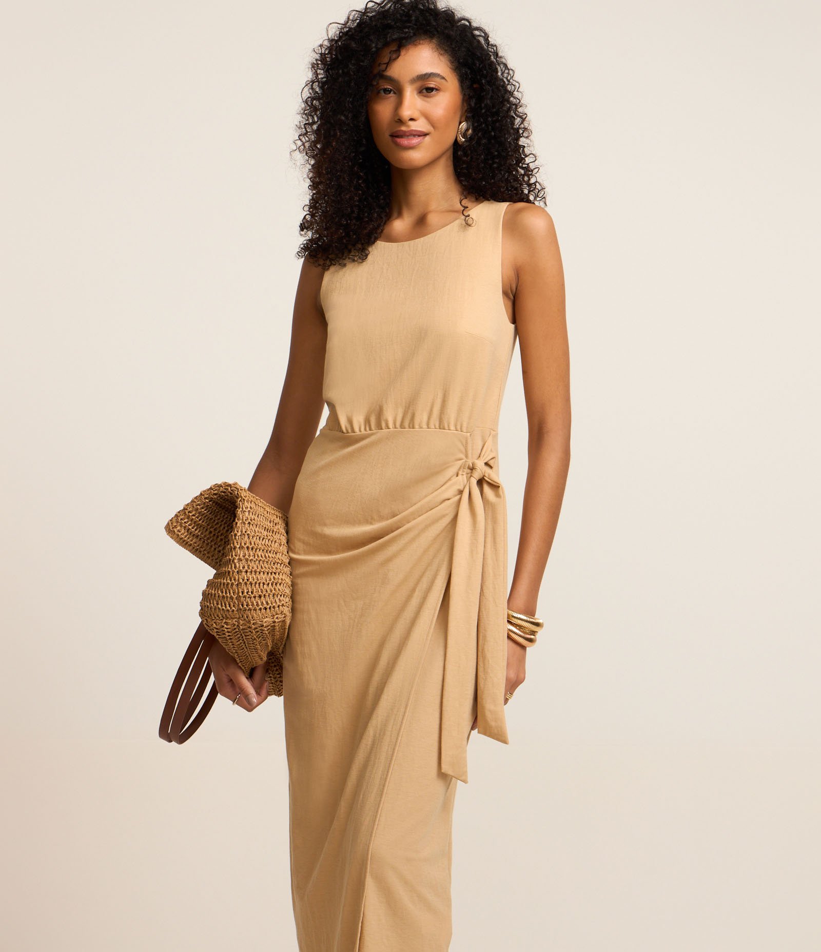 Vestido Evasê New Midi em Piquê com Amarração Lateral Bege 2