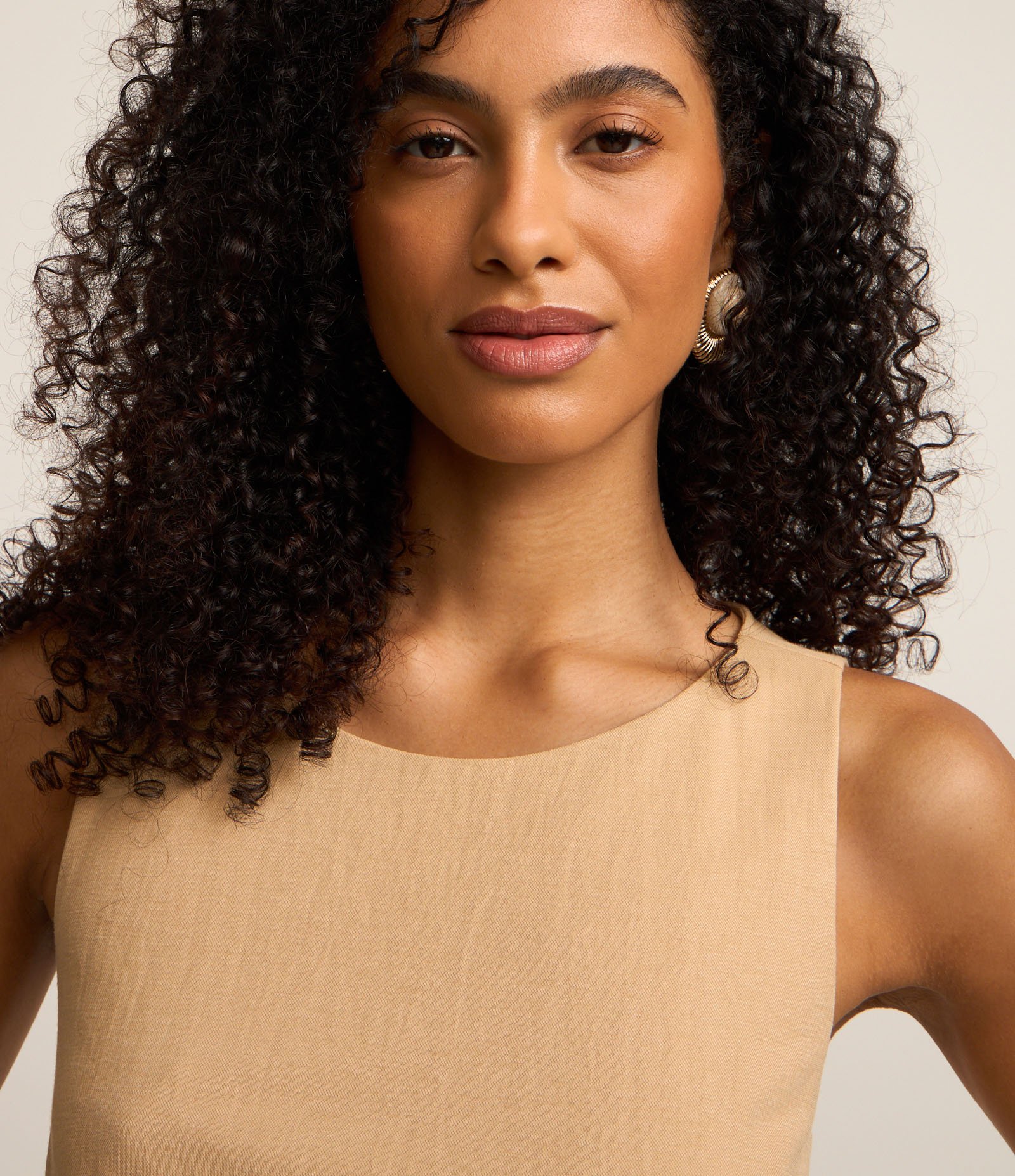 Vestido Evasê New Midi em Piquê com Amarração Lateral Bege 3