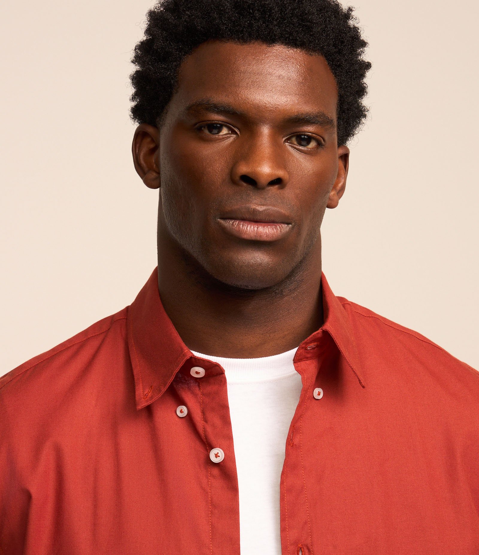 Camisa Regular em Oxford com Abotoamento Frontal Vermelho 4